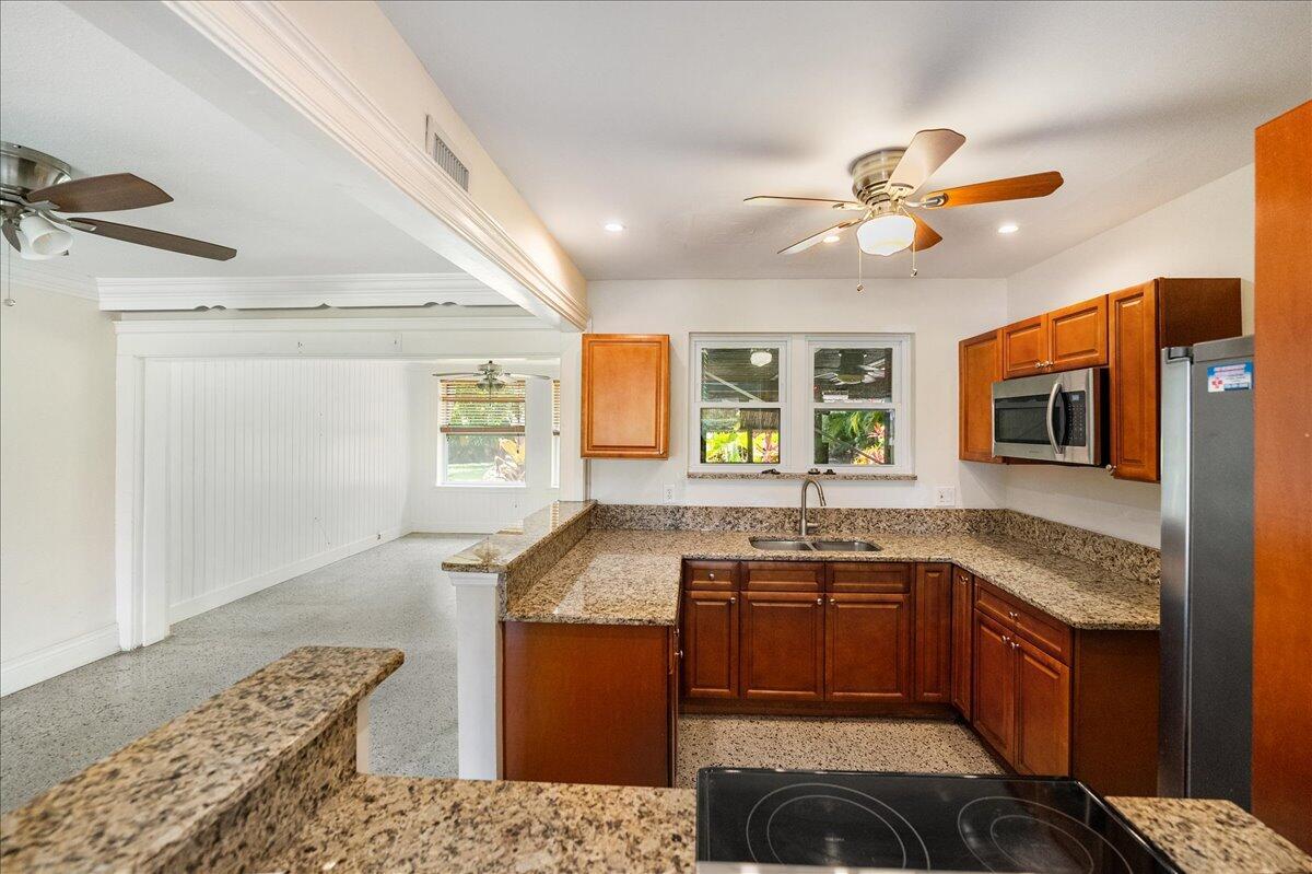 804 SE Riverside Drive