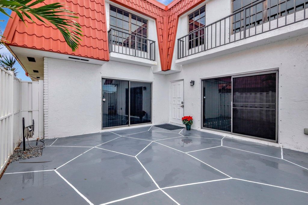 Photo of 2732 Yale Lane #2732, Boynton Beach, FL 33426 (MLS # R11057598)