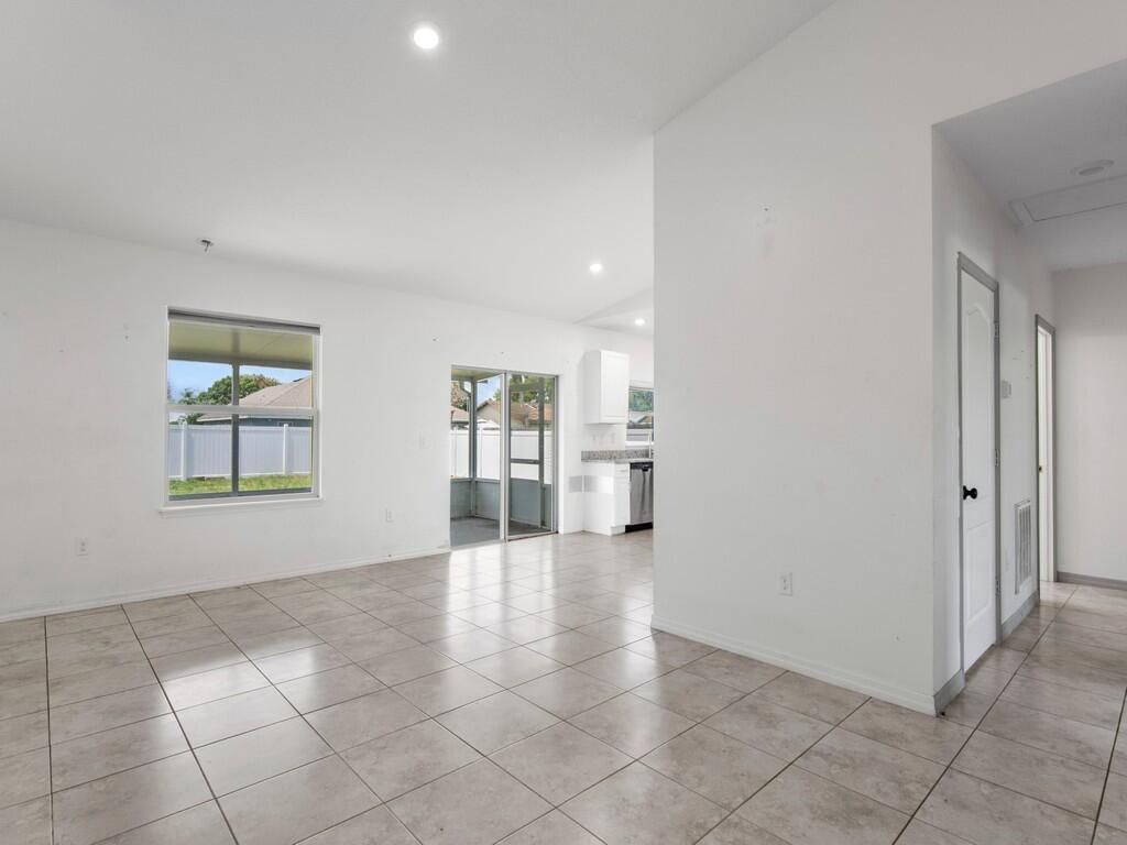 Photo of 1044 SE Lansdowne Avenue, Port Saint Lucie, FL 34983 (MLS # R11002074)