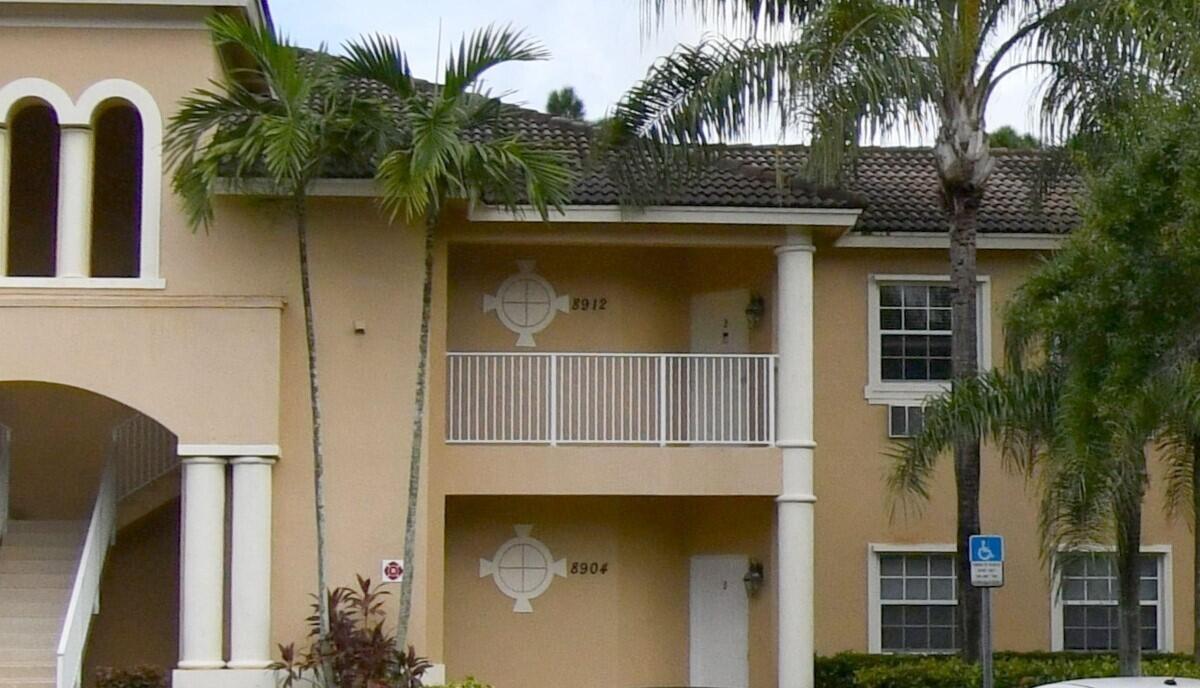 Beautiful side B apartment for rent in the community of Castle Pines at PGA Village! Utilities included Water and Electricity. Features of spacious bedroom and 1 bathroom. Small Kitchenette with mini refrigerator and microwave. Well-maintained association offers on-site amenities which include Golf Course, pool, tennis courts, and fitness center. Central location in the City, minutes away from supermarkets, highways, shopping centers, restaurants and much more! Excellent place to live.