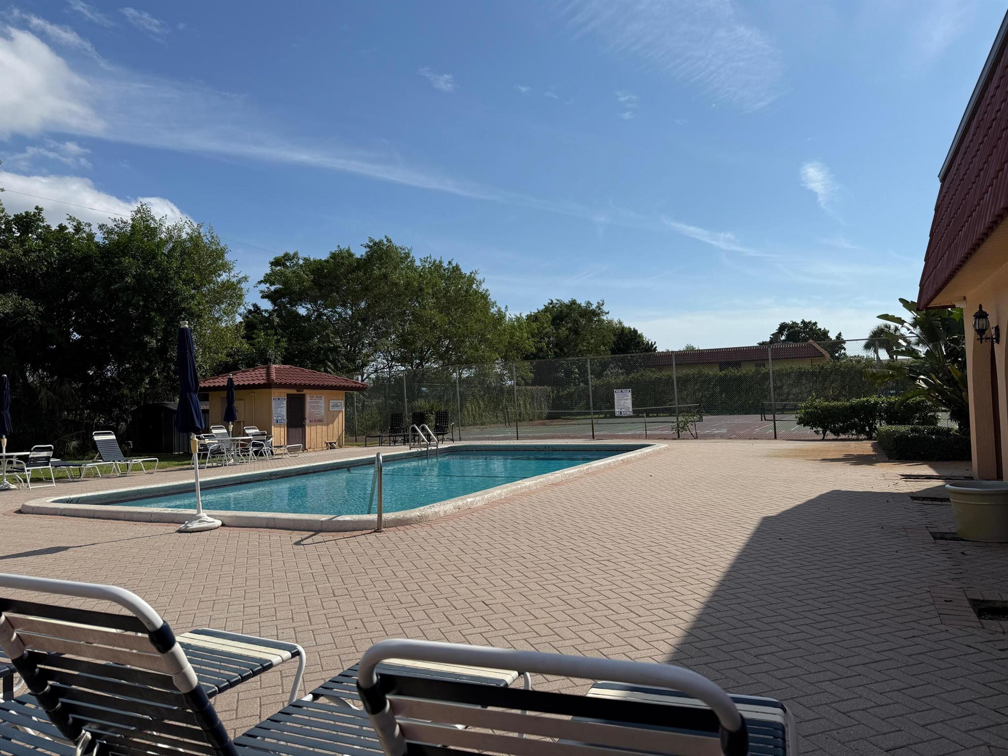 FOREST HILL VILLAS GARDEN - Residential