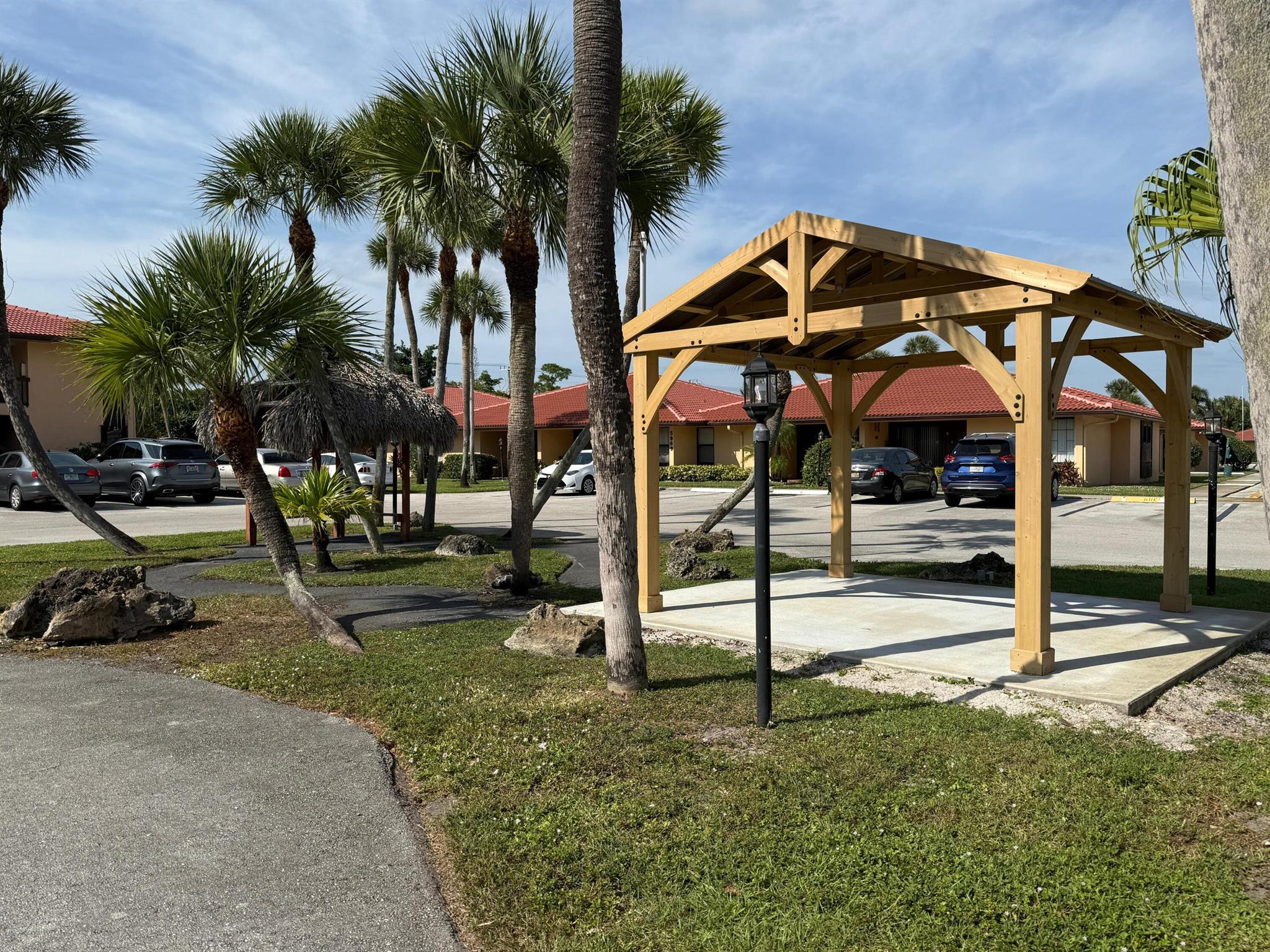 FOREST HILL VILLAS GARDEN - Residential