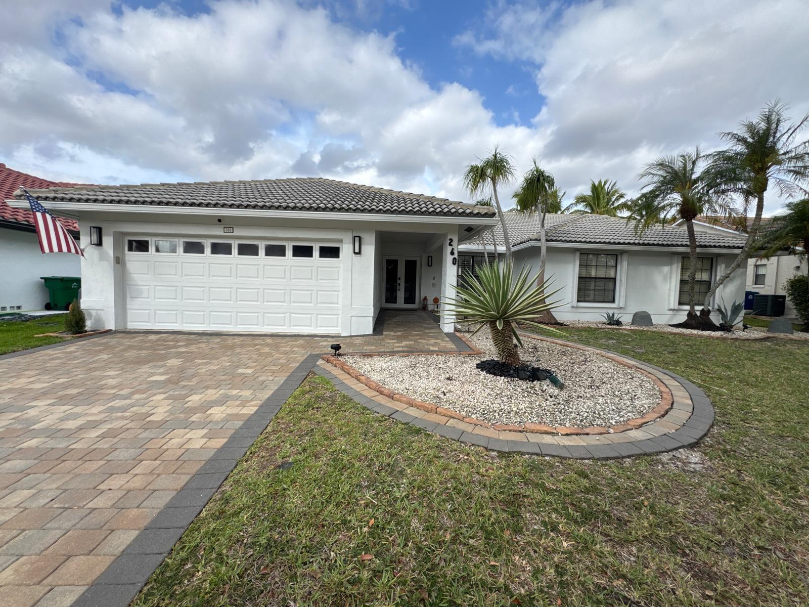 Perfect for families relocating to Florida
Minutes from great schools and major expressways
Enjoy outdoor living year-round with a fire pit and spacious backyard
Walking distance to parks, recreational areas, and shopping
Family-oriented neighborhood with regular events, art shows, and activities
Move-in ready with modern finishes and lush landscaping
Ideal location for those seeking comfort, convenience, and community