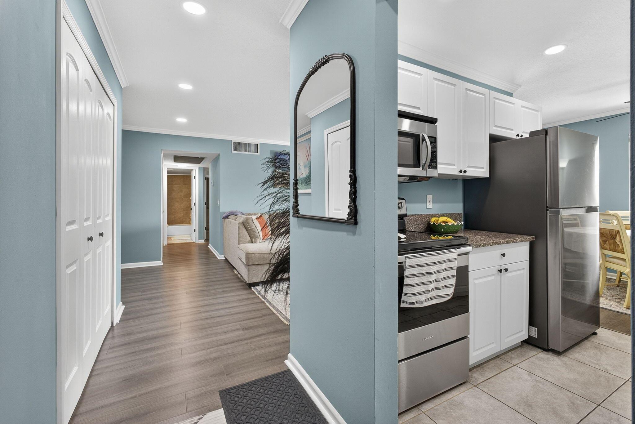 PINES OF JUPITER/TEQUESTA - Residential