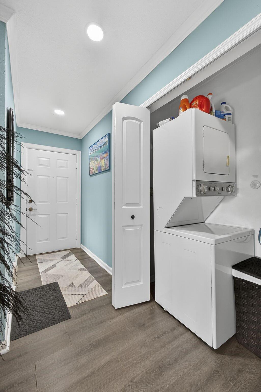 PINES OF JUPITER/TEQUESTA - Residential