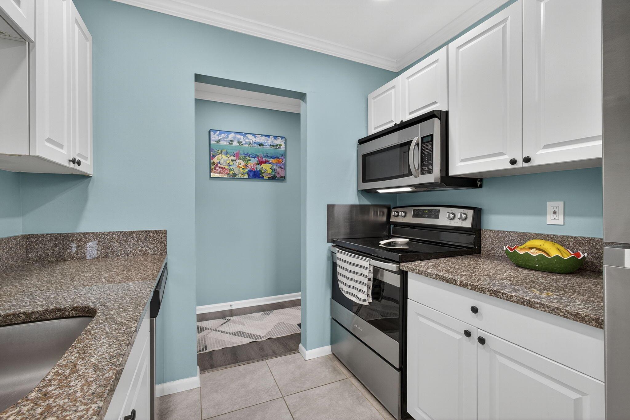 PINES OF JUPITER/TEQUESTA - Residential