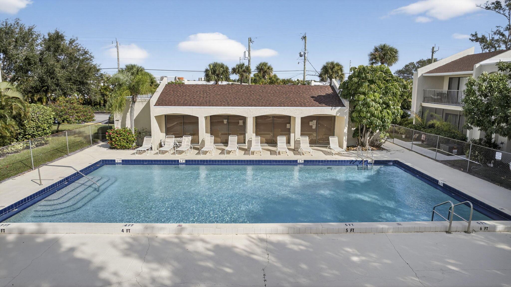 PINES OF JUPITER/TEQUESTA - Residential