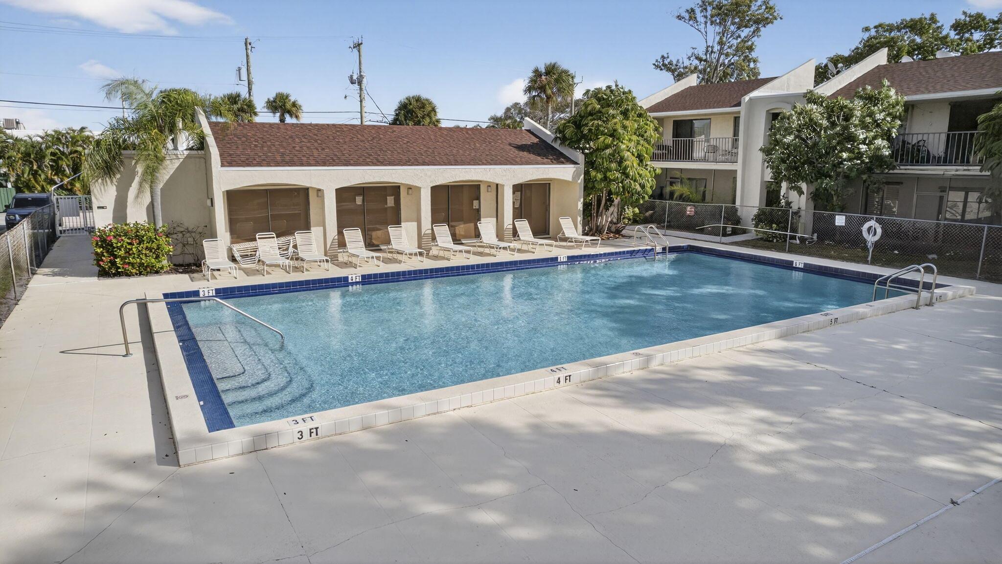 PINES OF JUPITER/TEQUESTA - Residential