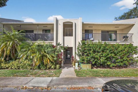 Photo of 150 Pineview Road #L7, Jupiter, FL 33469 (MLS # R11140505)