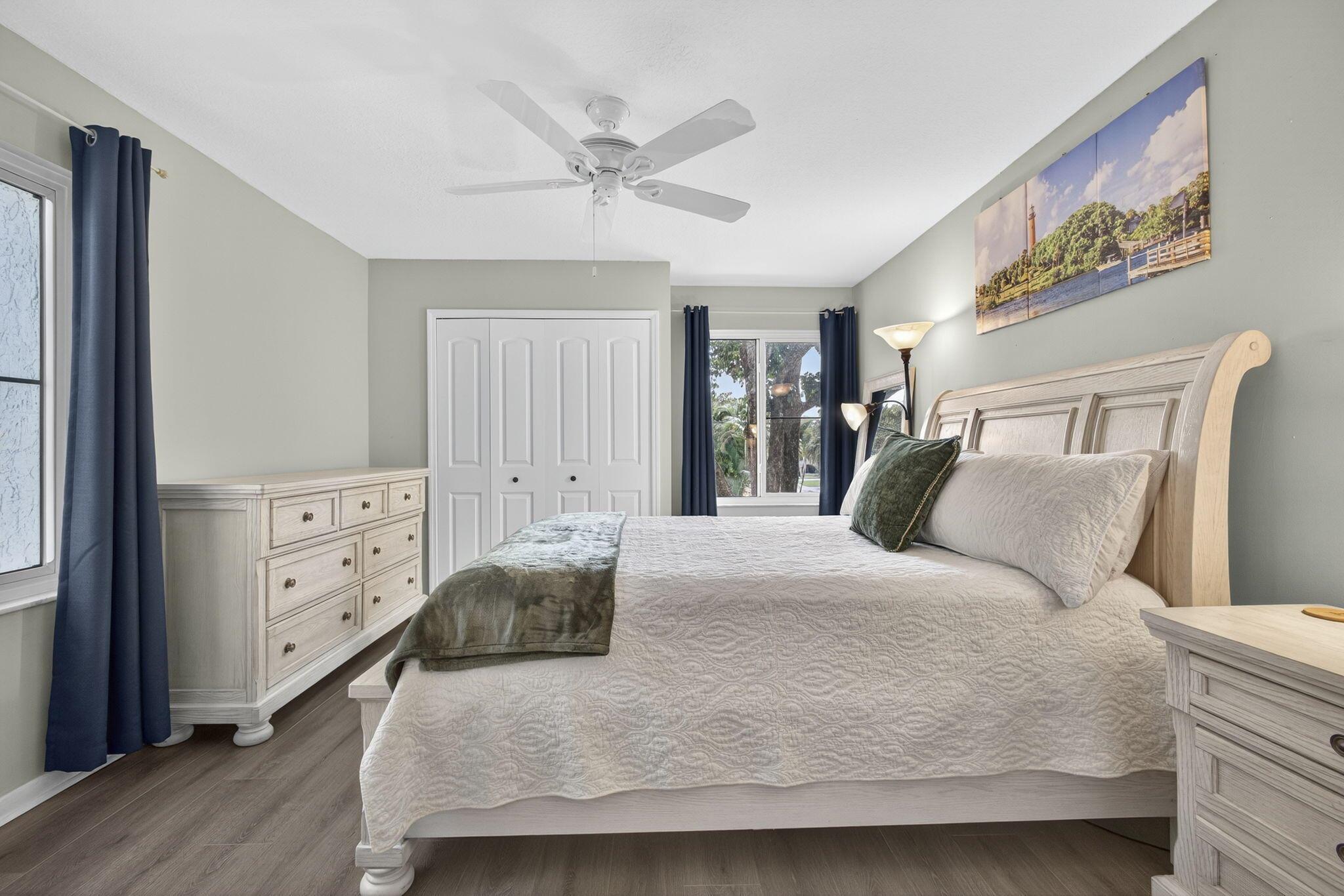 PINES OF JUPITER/TEQUESTA - Residential