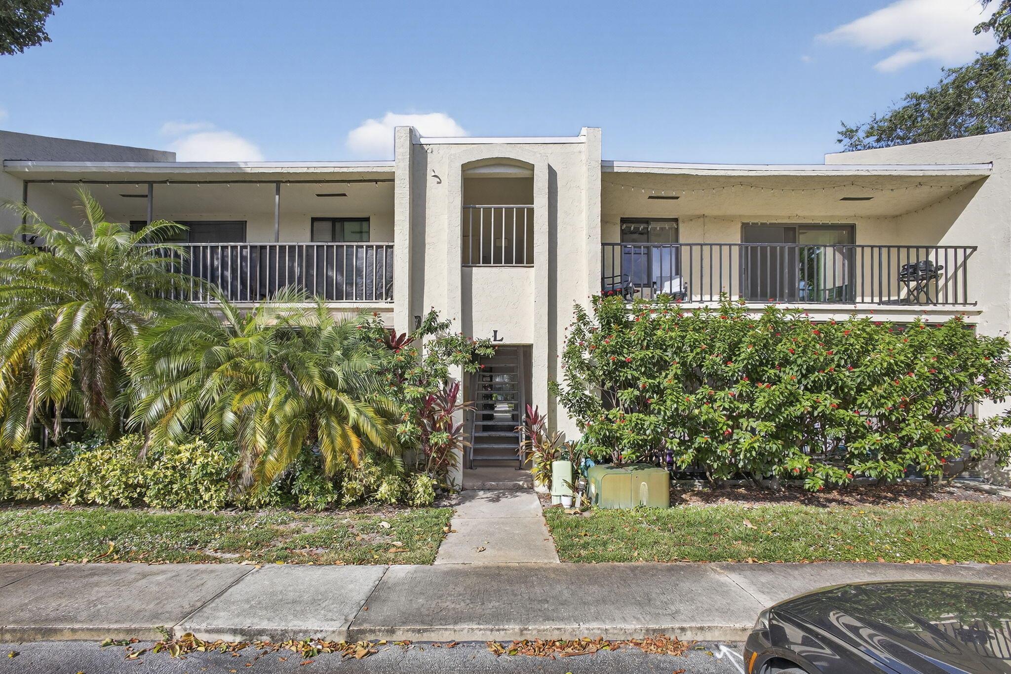 PINES OF JUPITER/TEQUESTA - Residential