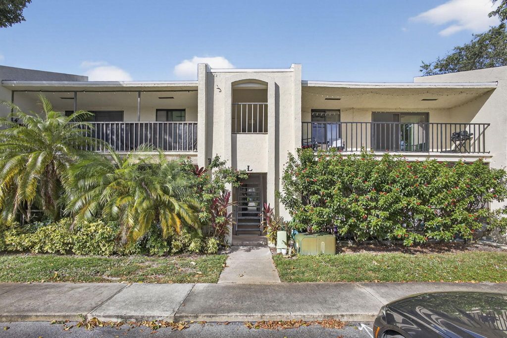 Photo of 150 Pineview Road #L7, Jupiter, FL 33469 (MLS # R11140505)