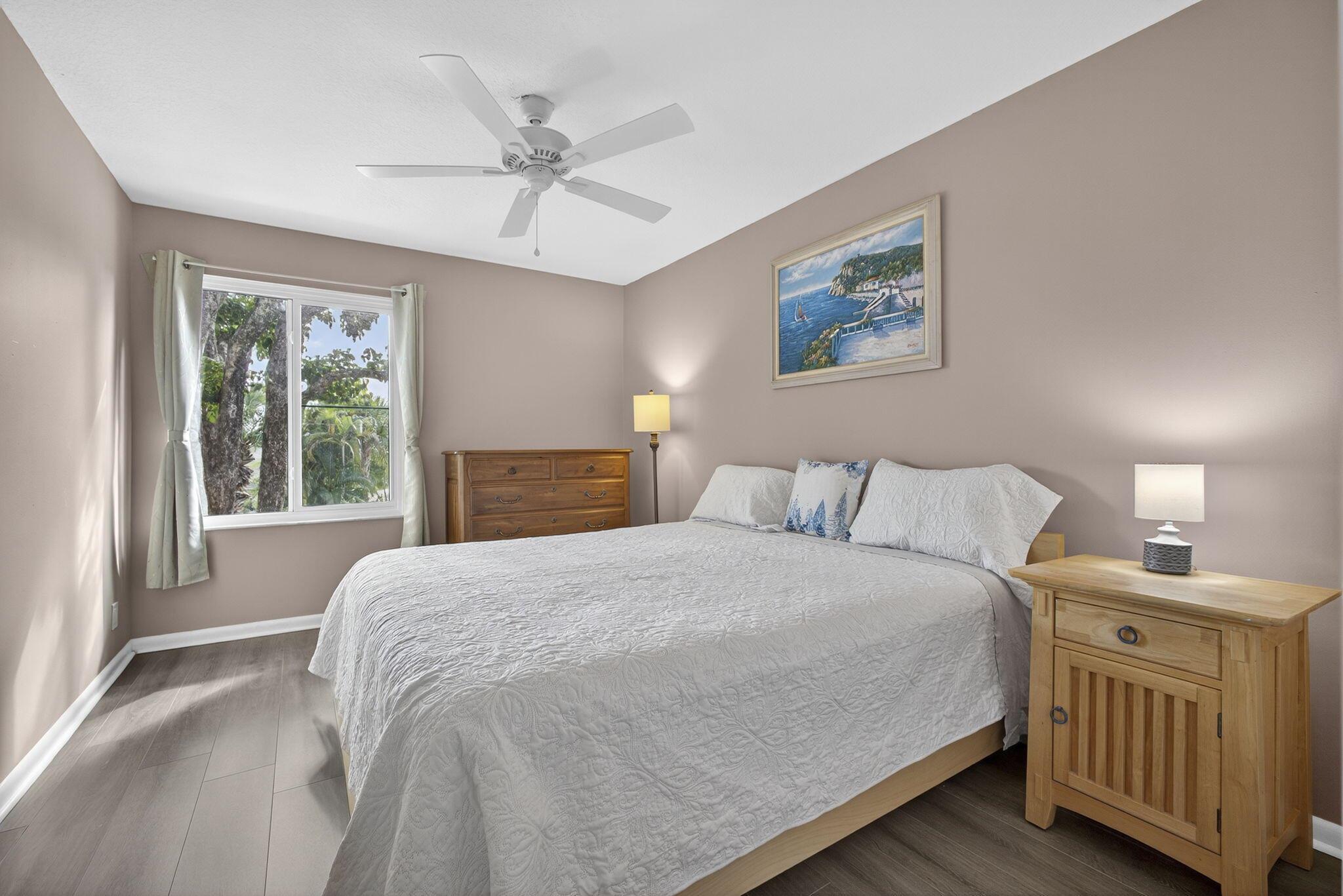 PINES OF JUPITER/TEQUESTA - Residential