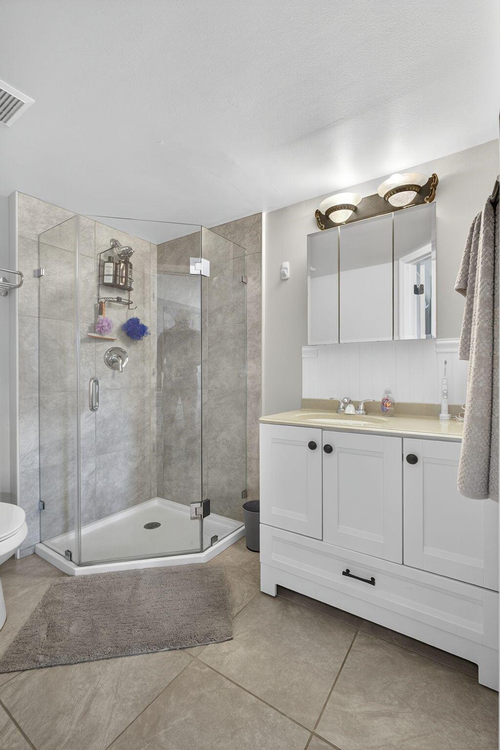 PINES OF JUPITER/TEQUESTA - Residential