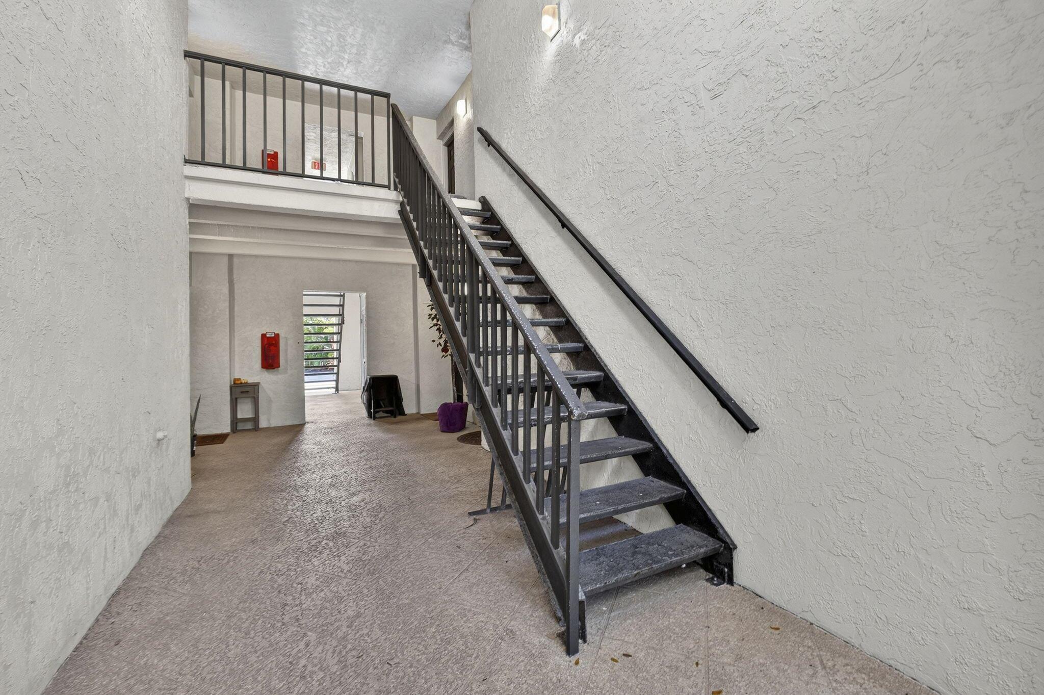 PINES OF JUPITER/TEQUESTA - Residential