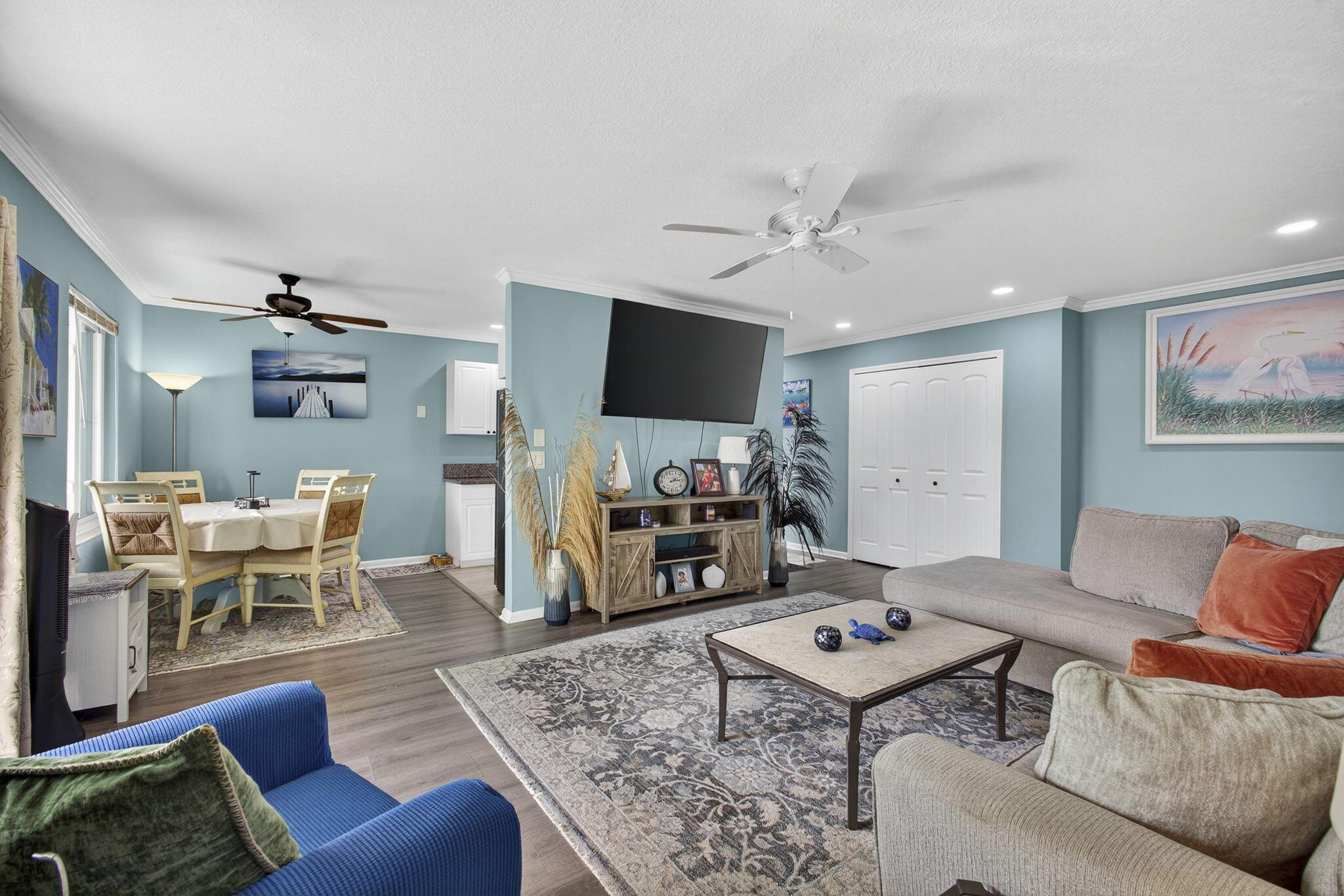 PINES OF JUPITER/TEQUESTA - Residential