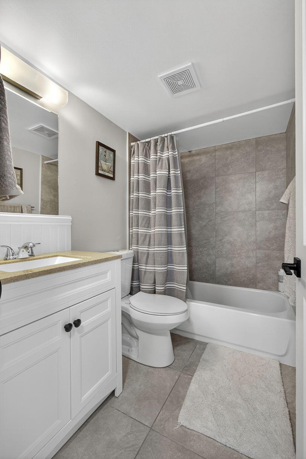 PINES OF JUPITER/TEQUESTA - Residential