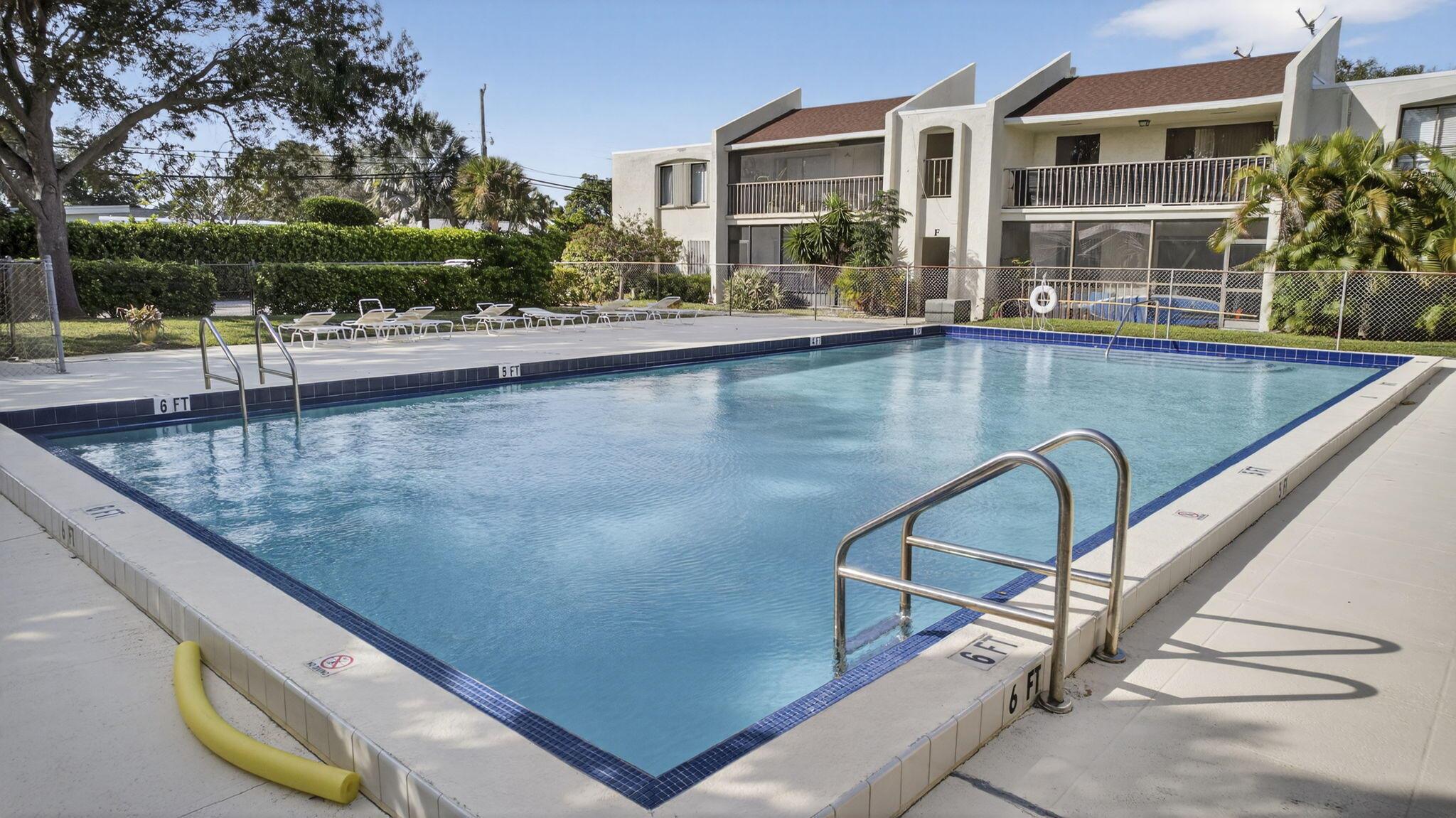 PINES OF JUPITER/TEQUESTA - Residential