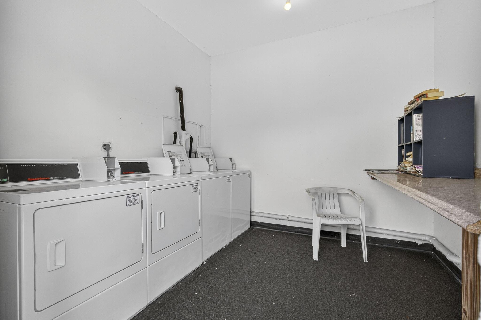 PINES OF JUPITER/TEQUESTA - Residential