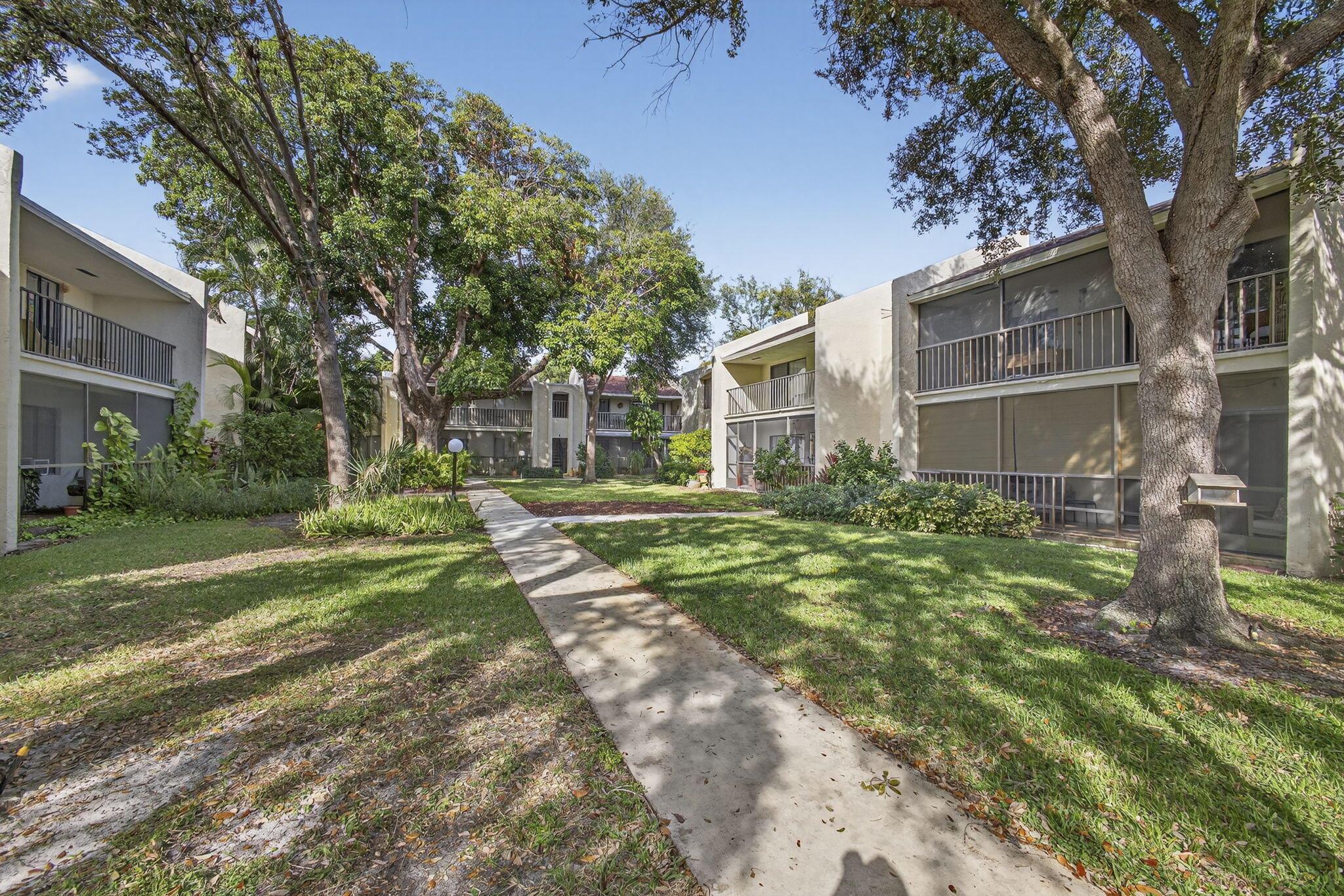 PINES OF JUPITER/TEQUESTA - Residential