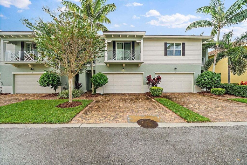 Photo of 5212 Cambridge Court, Palm Beach Gardens, FL 33418 (MLS # R10935429)