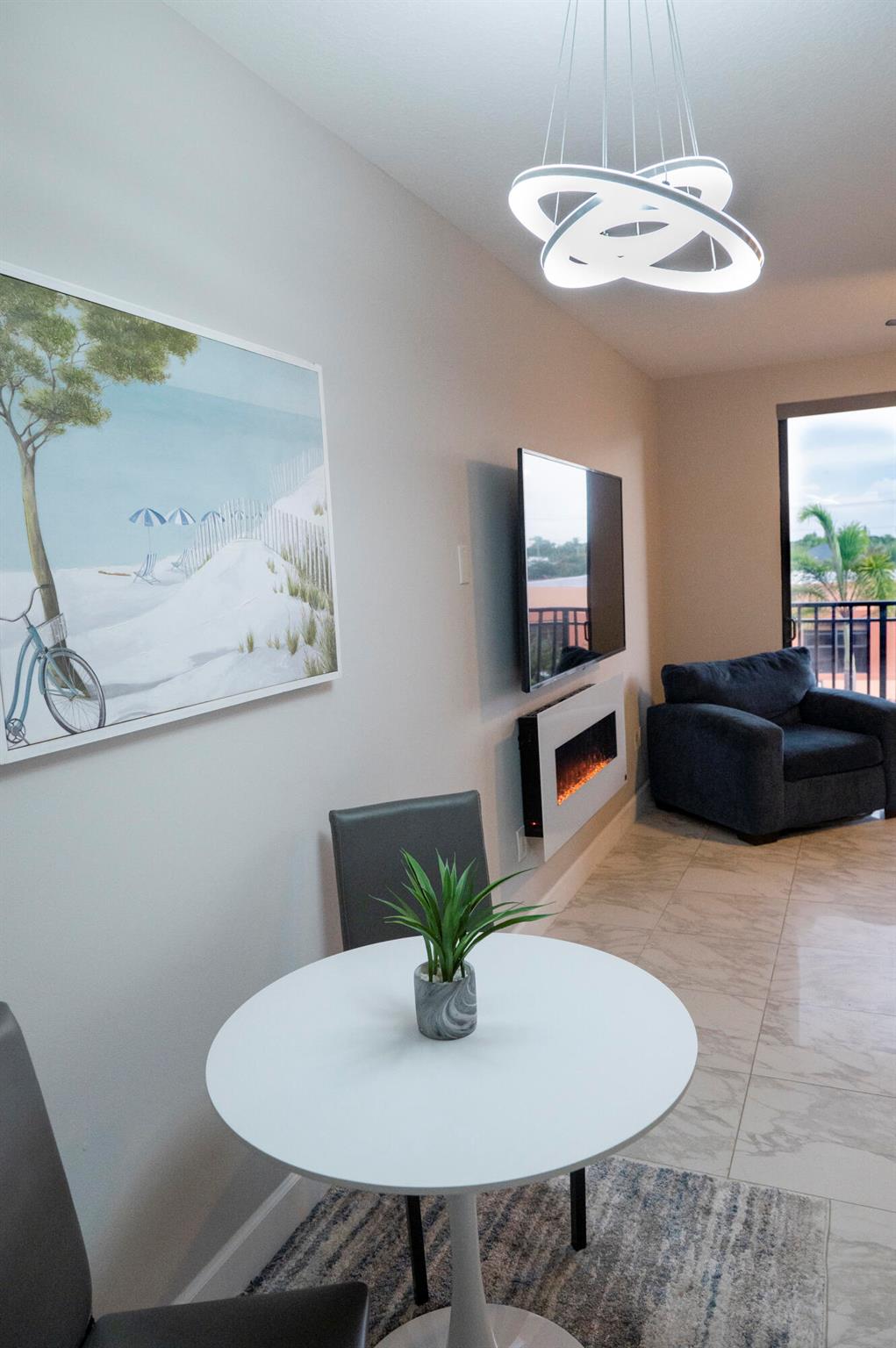 511 Lucerne Avenue 315
