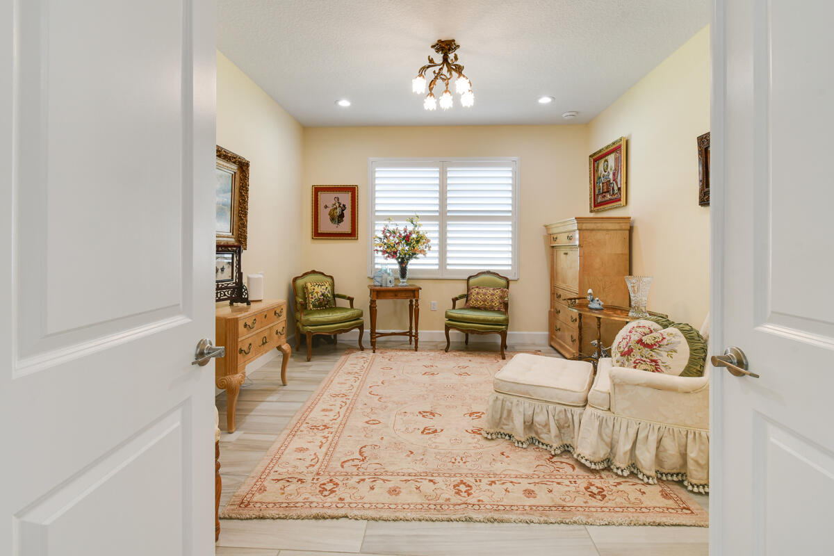 Valencia Cay - Residential