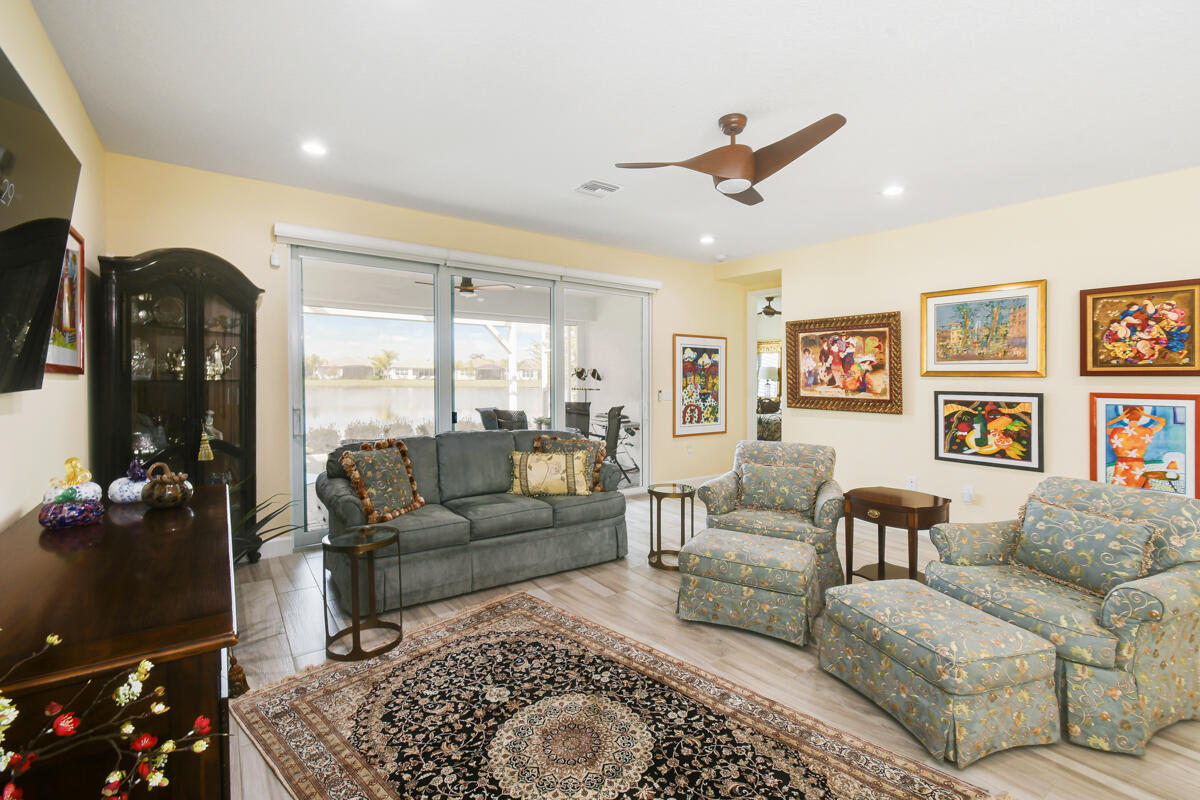 Valencia Cay - Residential