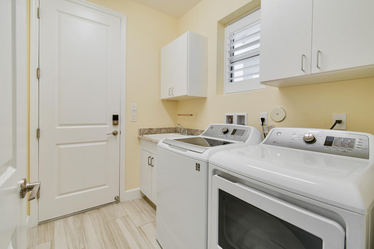 Valencia Cay - Residential