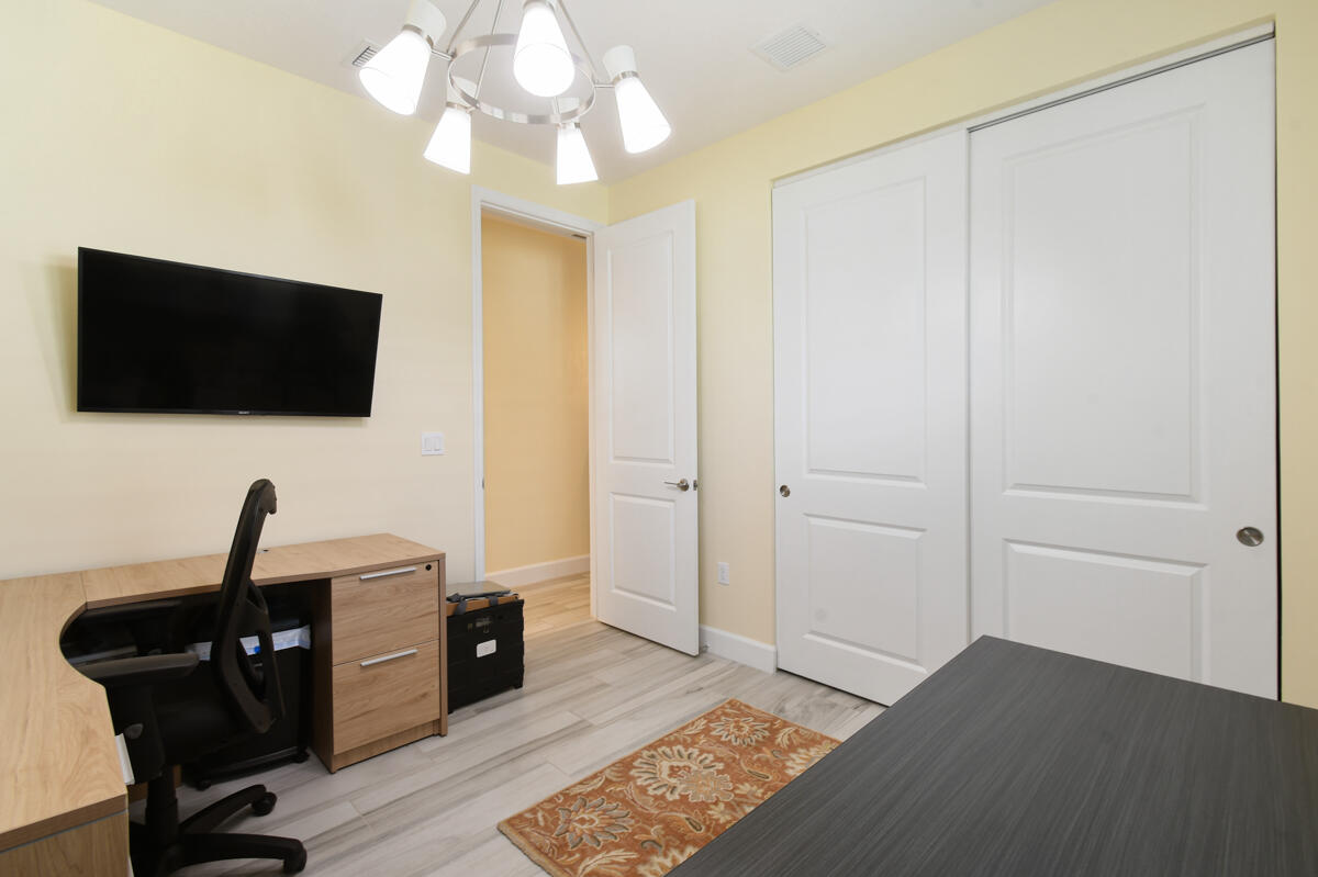 Valencia Cay - Residential