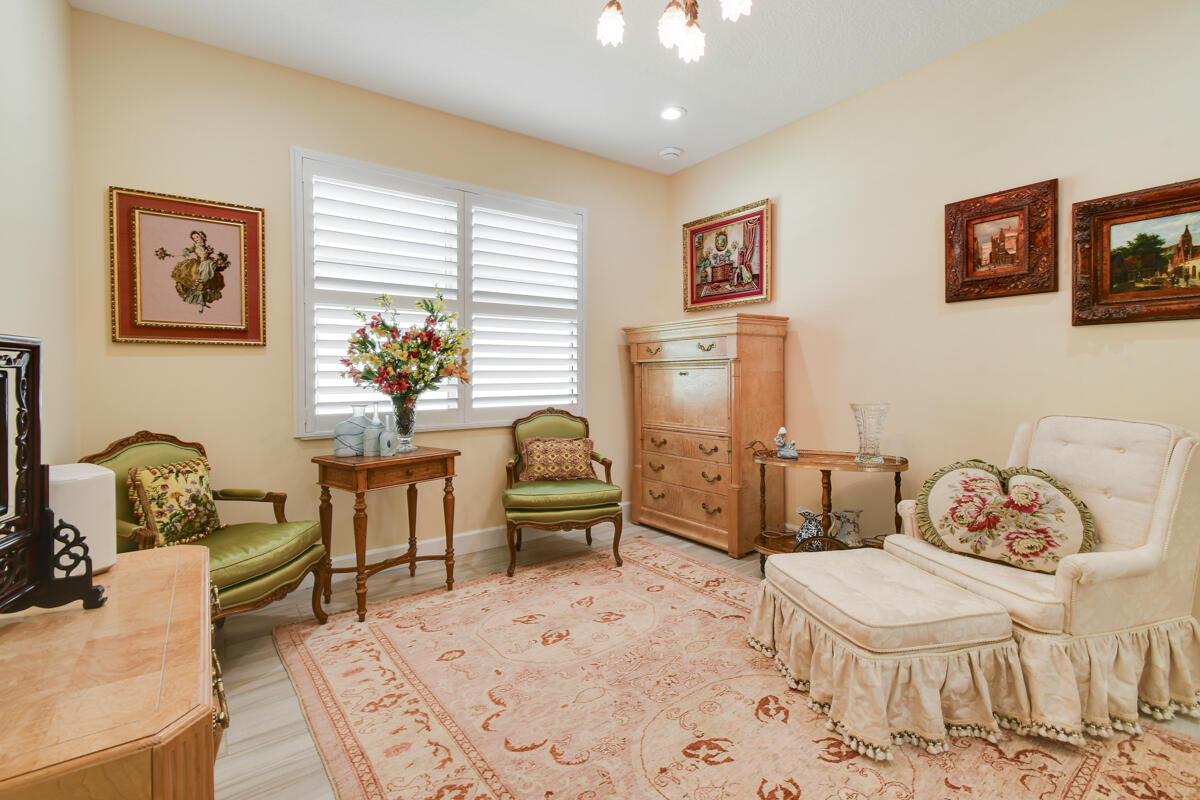 Valencia Cay - Residential