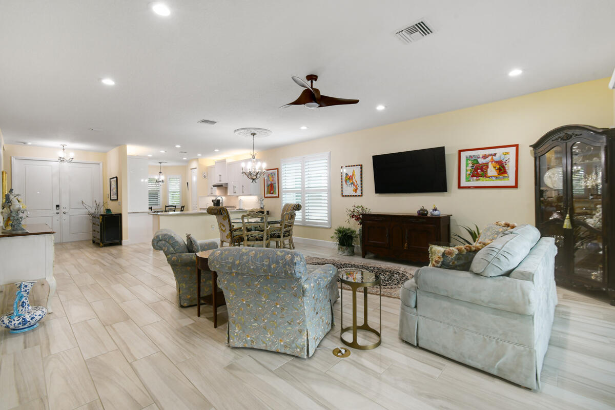 Valencia Cay - Residential