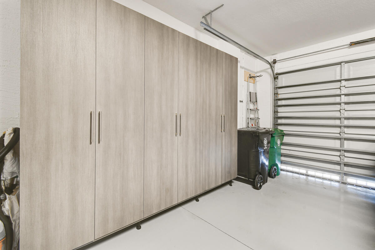 Valencia Cay - Residential