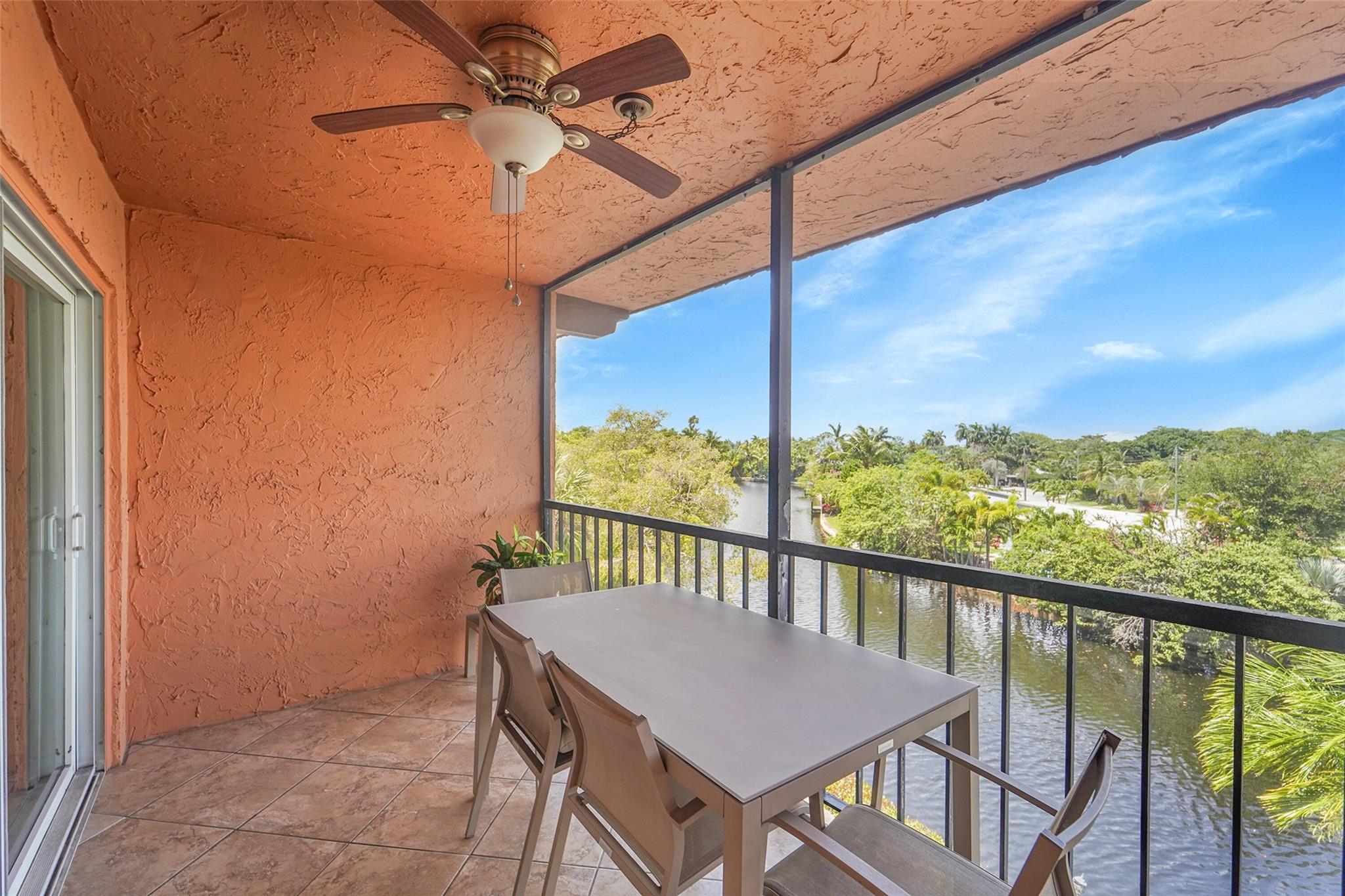 610 Tennis Club Dr 401