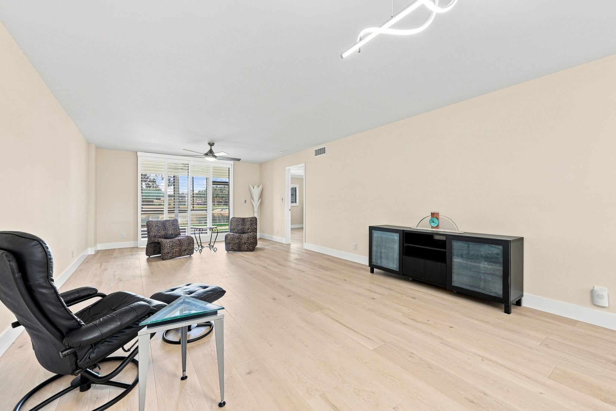 15456 PEMBRIDGE Drive 111