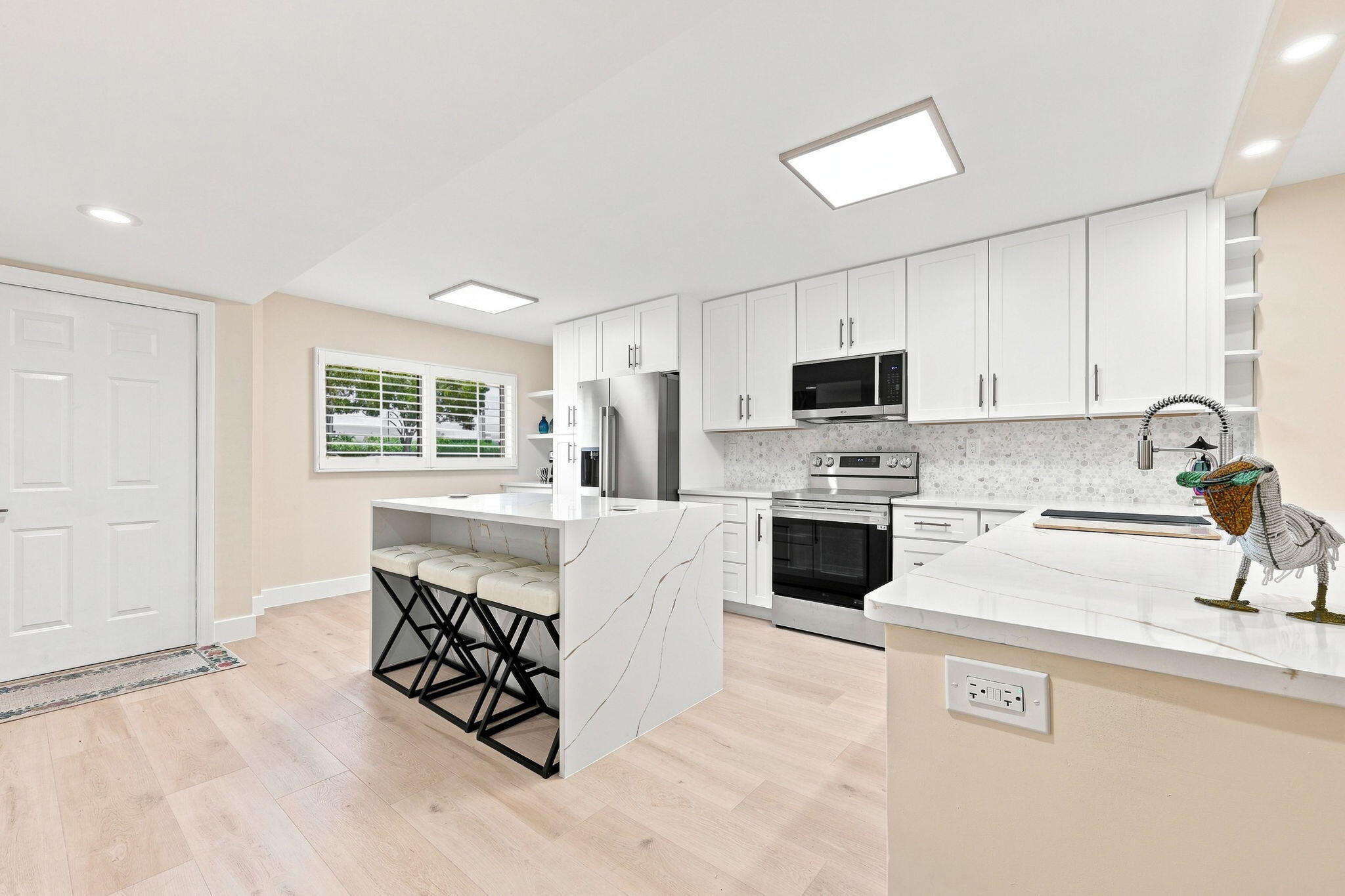 15456 PEMBRIDGE Drive 111