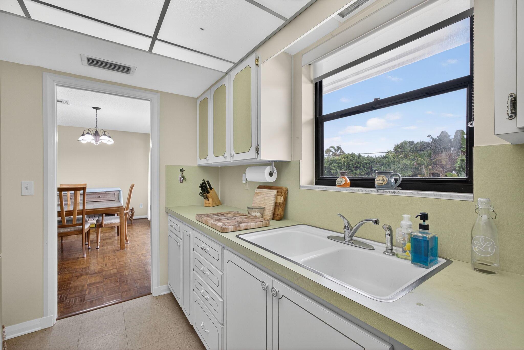 TURTLE CREEK APARTMENT BU - Residential