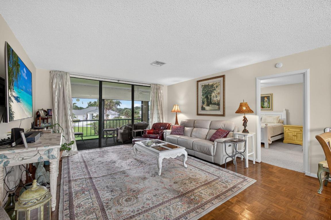 TURTLE CREEK APARTMENT BUILDINGS CONDO - Residential