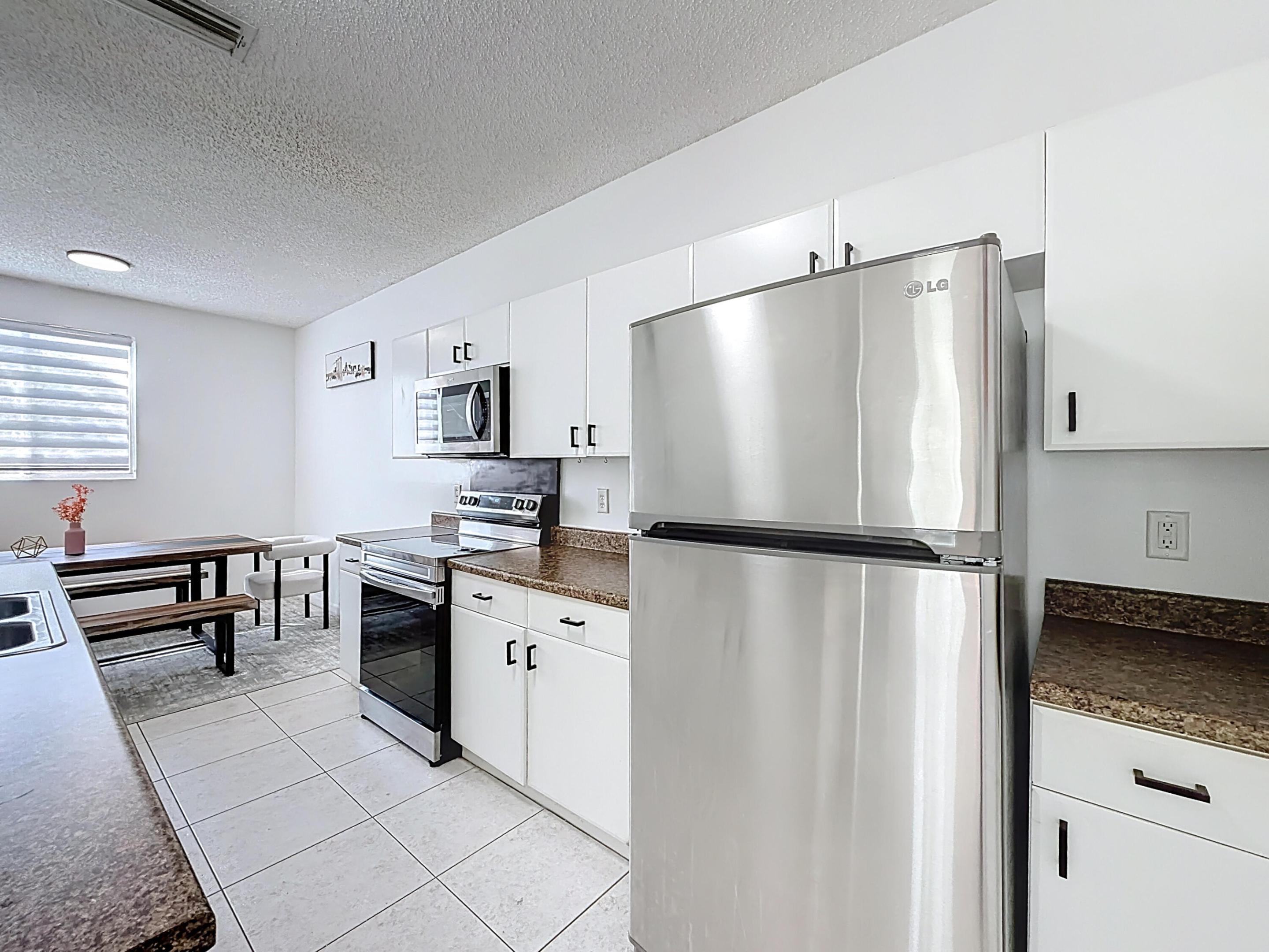 SAWGRASS EXCHANGE PLAT - Residential Lease