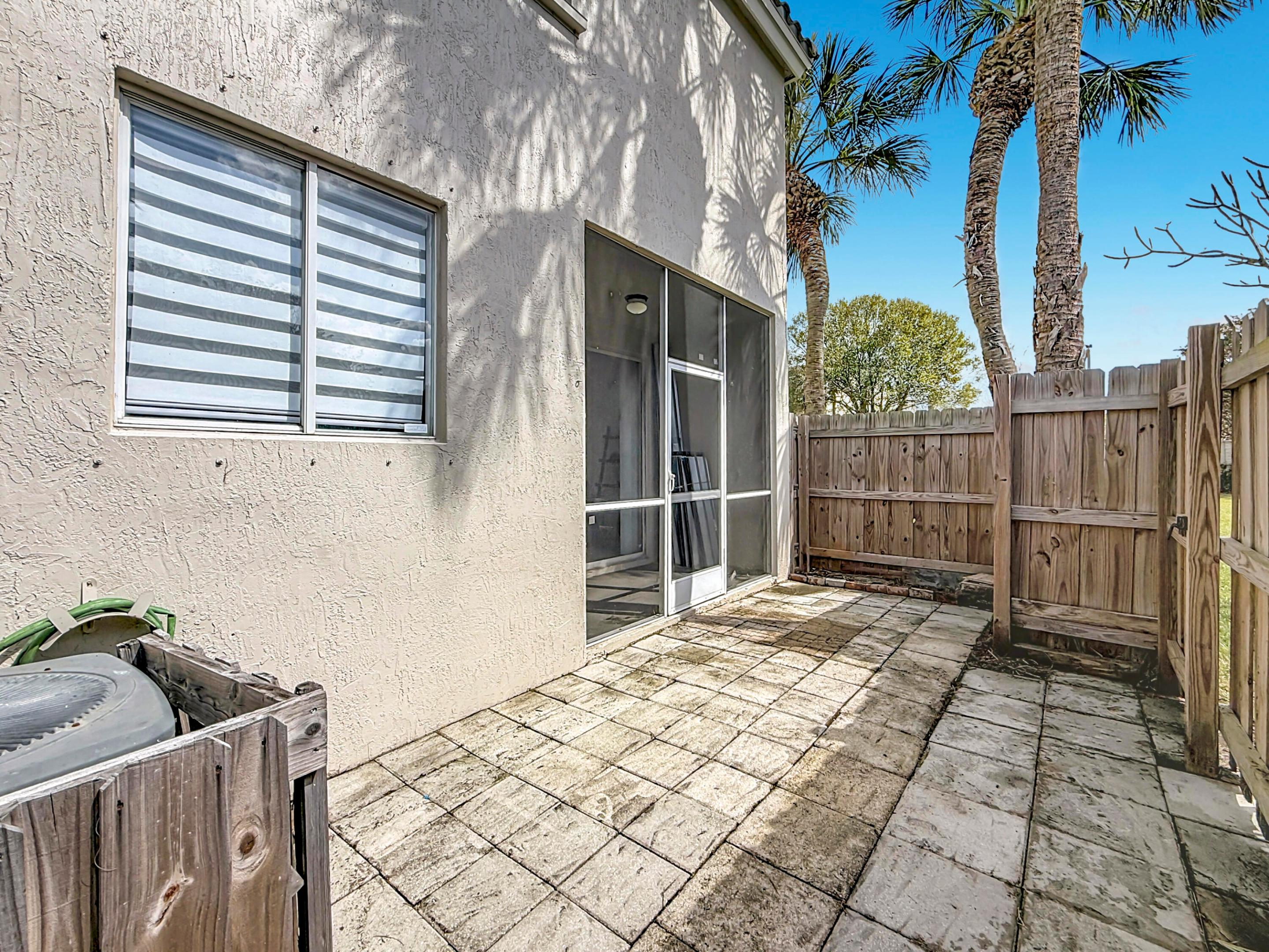 SAWGRASS EXCHANGE PLAT - Residential Lease