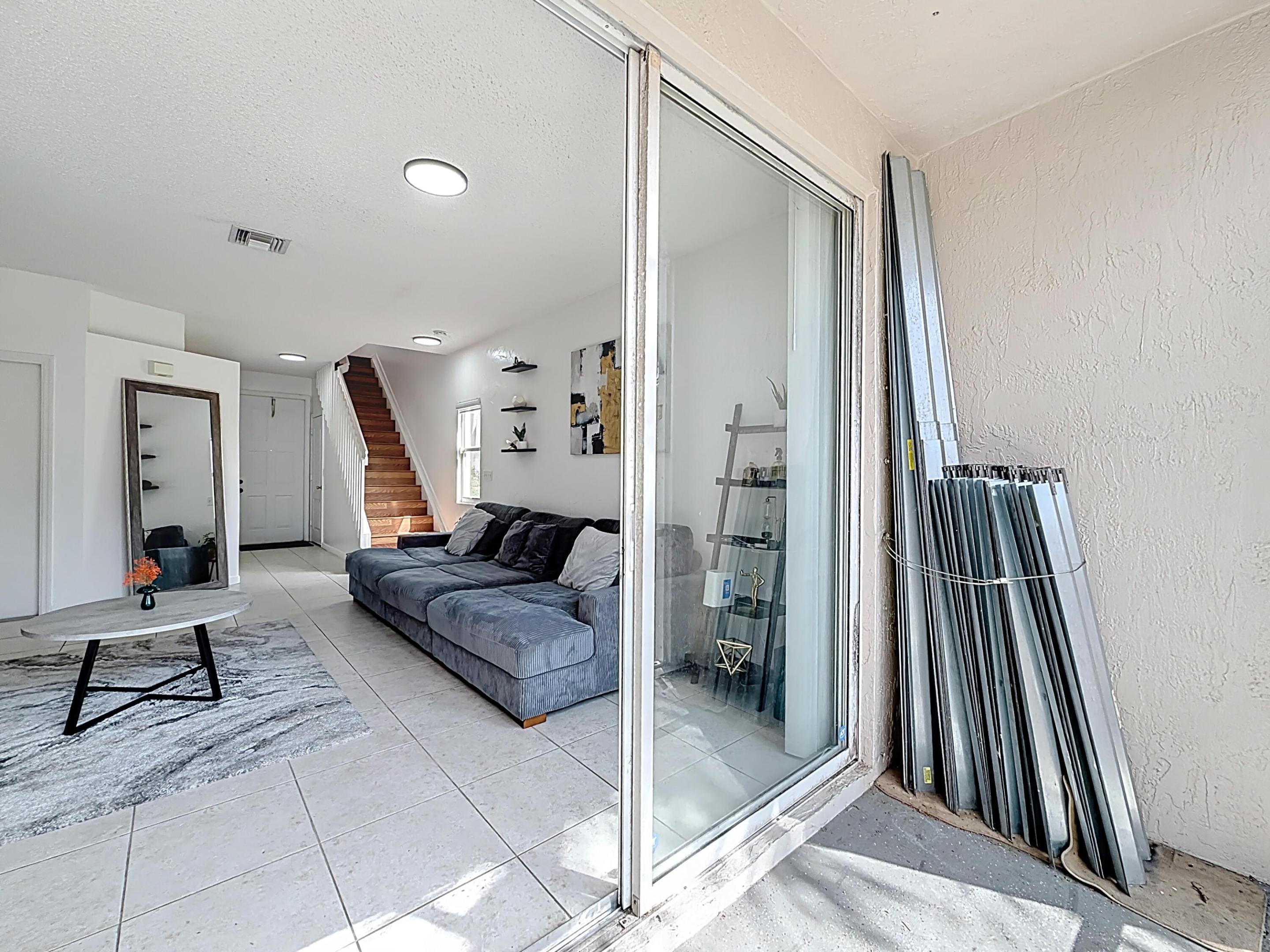 SAWGRASS EXCHANGE PLAT - Residential Lease