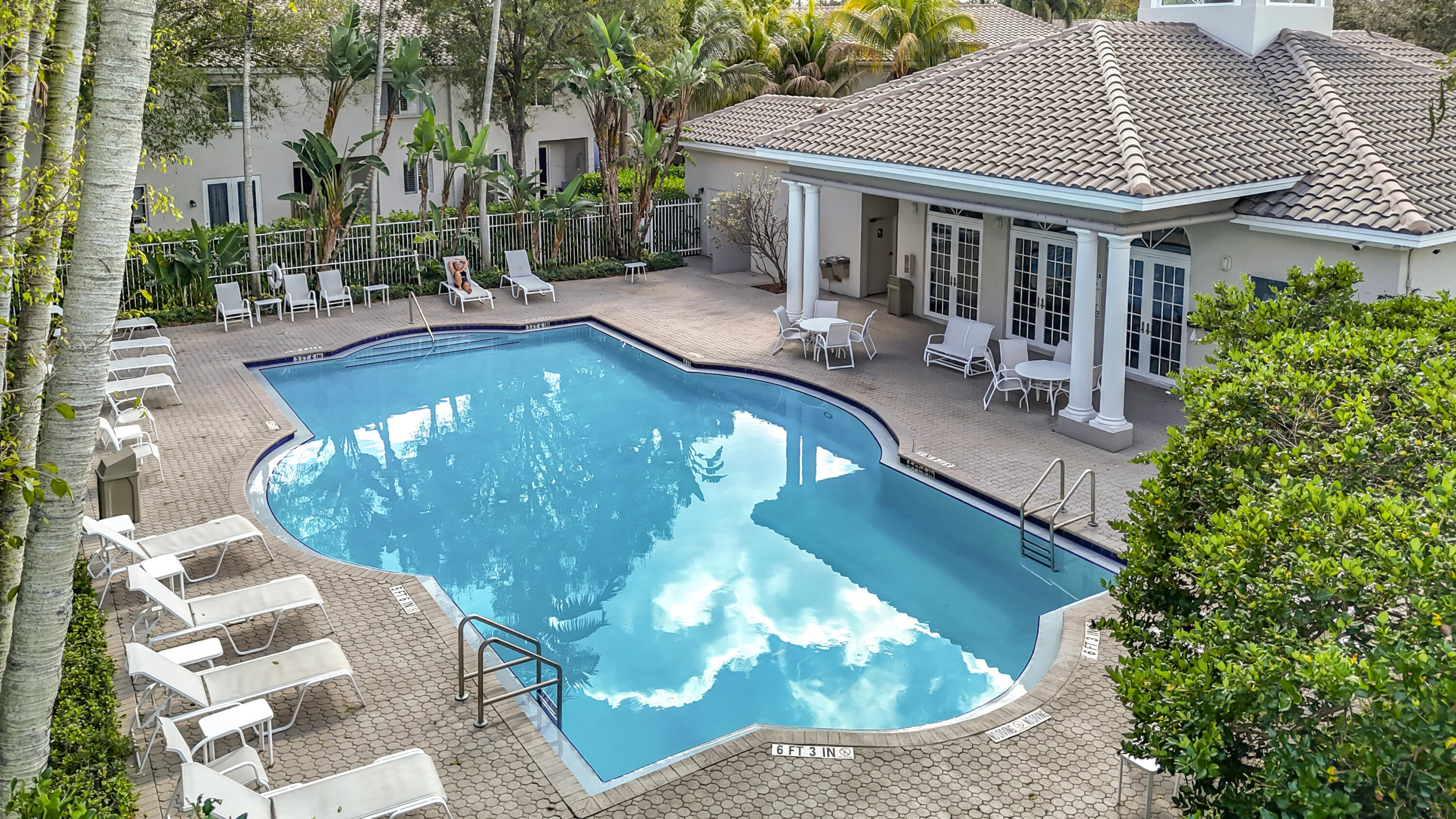 SAWGRASS EXCHANGE PLAT - Residential Lease