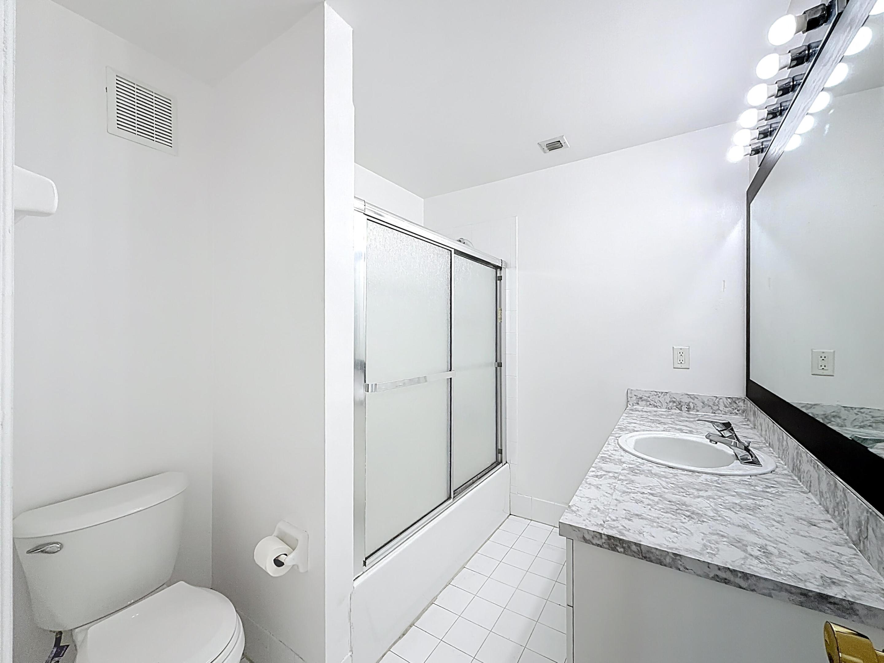 SAWGRASS EXCHANGE PLAT - Residential Lease