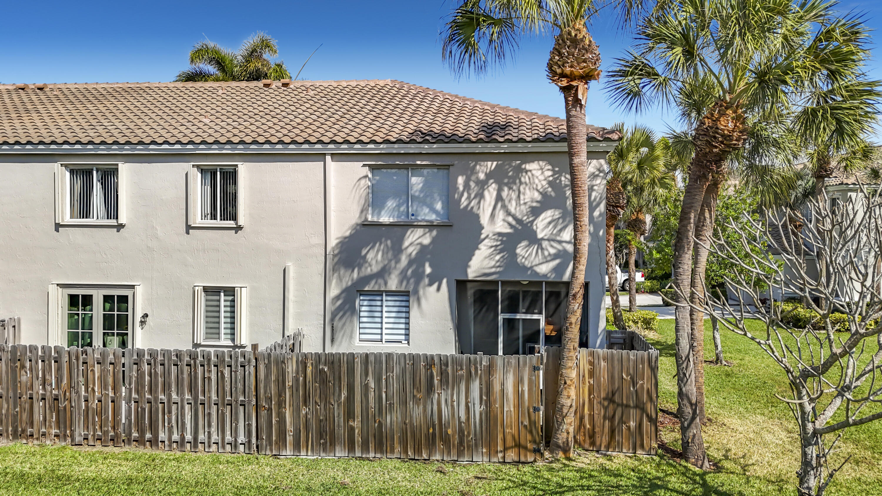 SAWGRASS EXCHANGE PLAT - Residential Lease