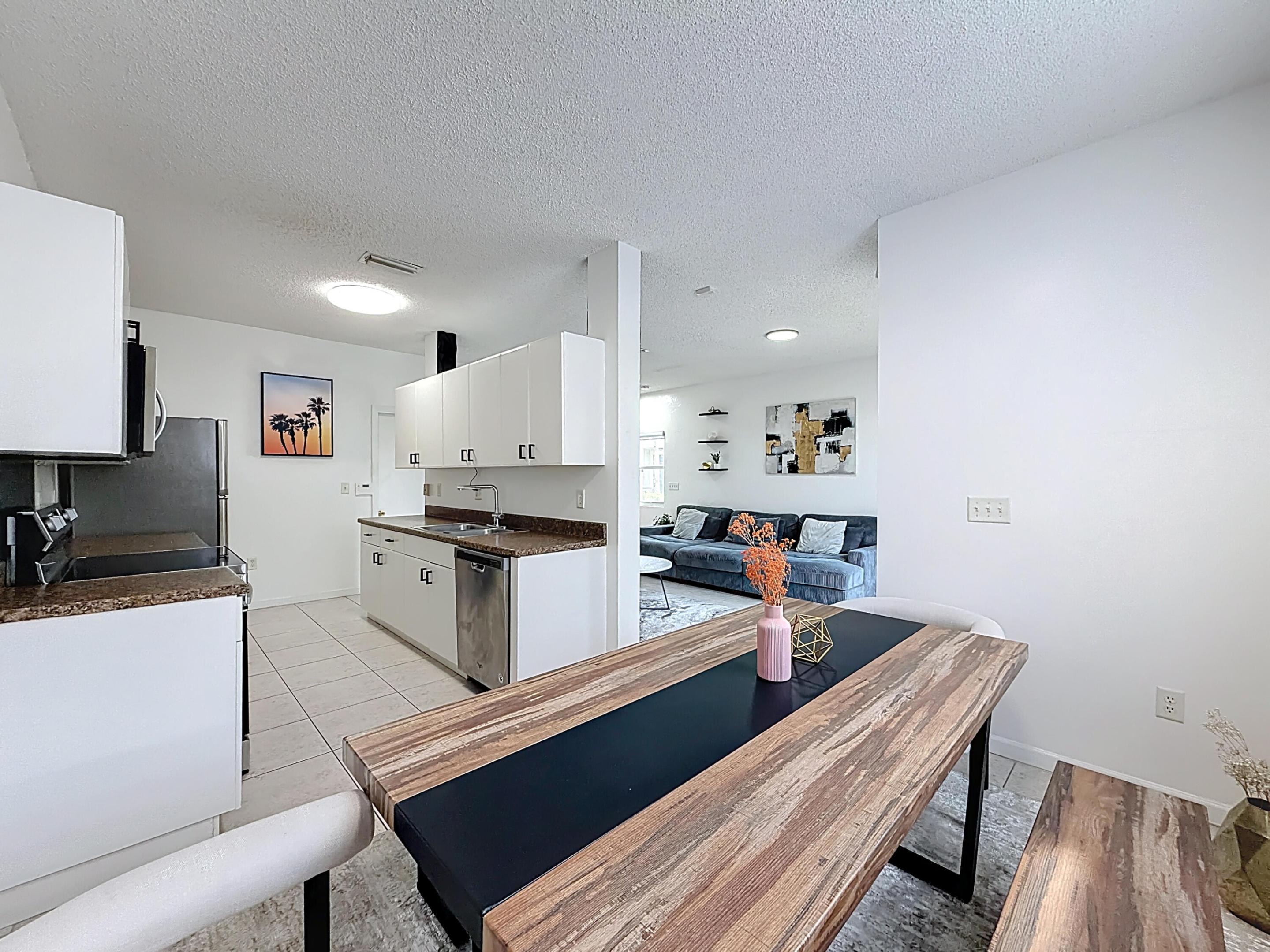 SAWGRASS EXCHANGE PLAT - Residential Lease