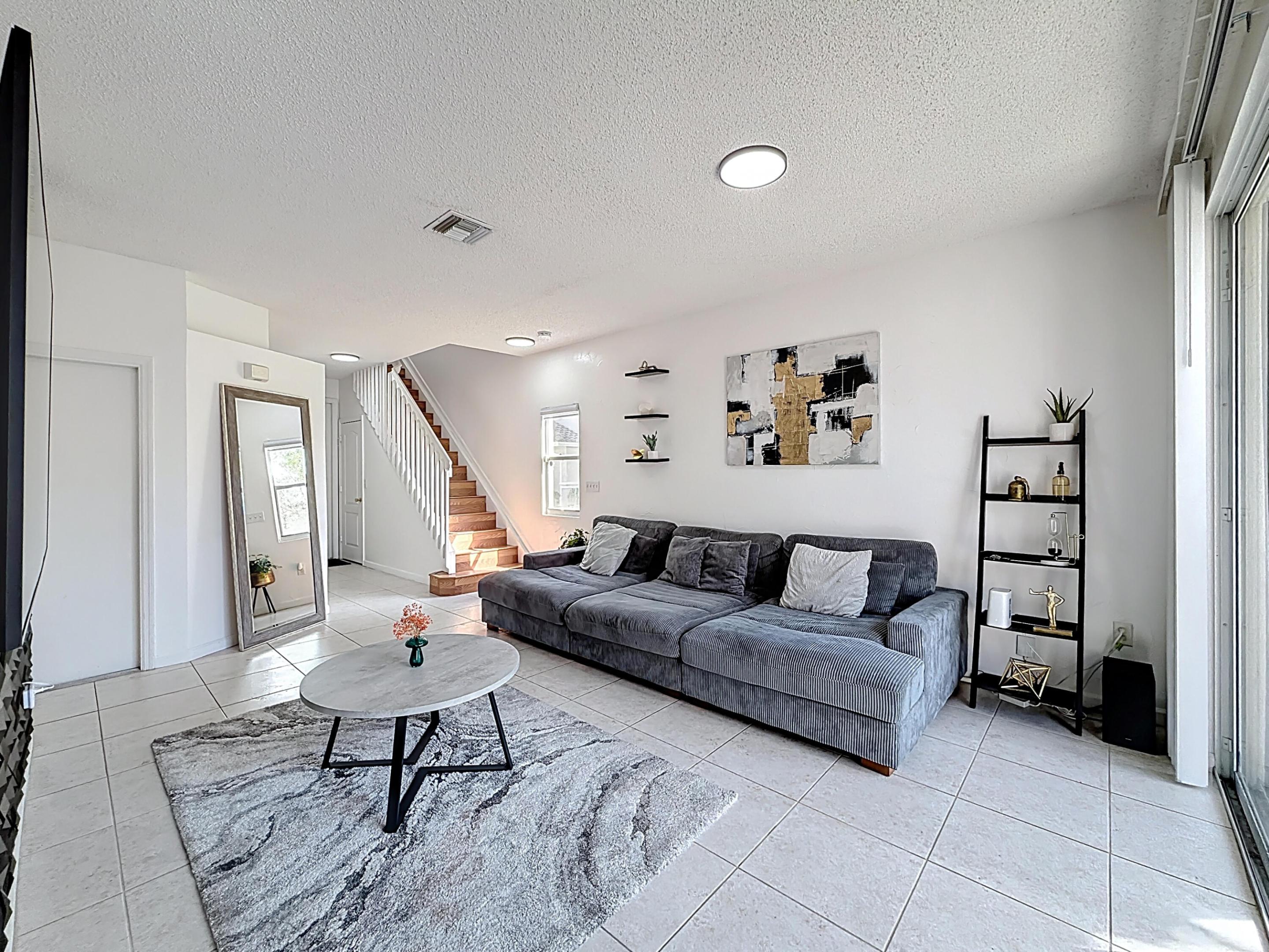 SAWGRASS EXCHANGE PLAT - Residential Lease