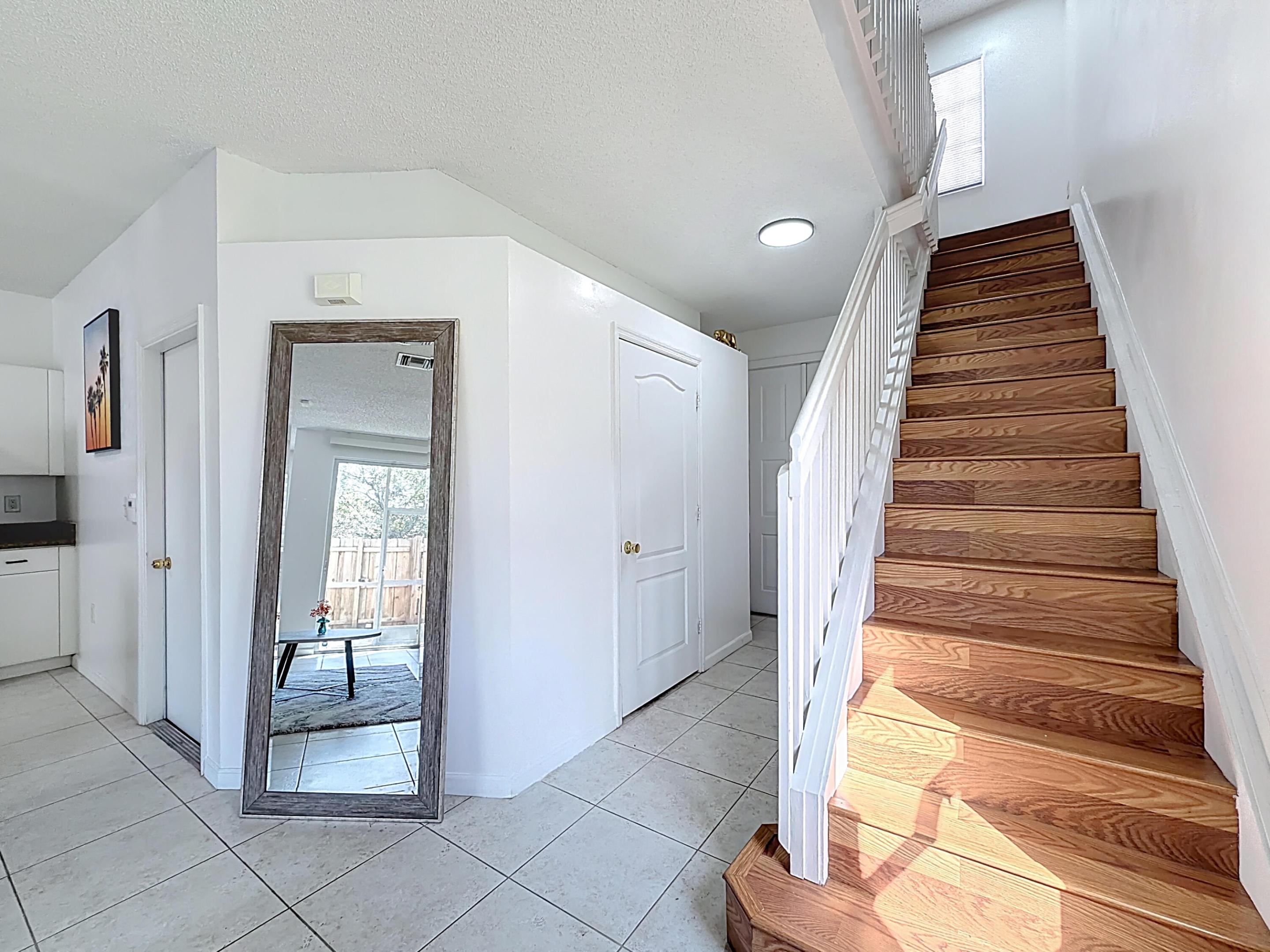 SAWGRASS EXCHANGE PLAT - Residential Lease