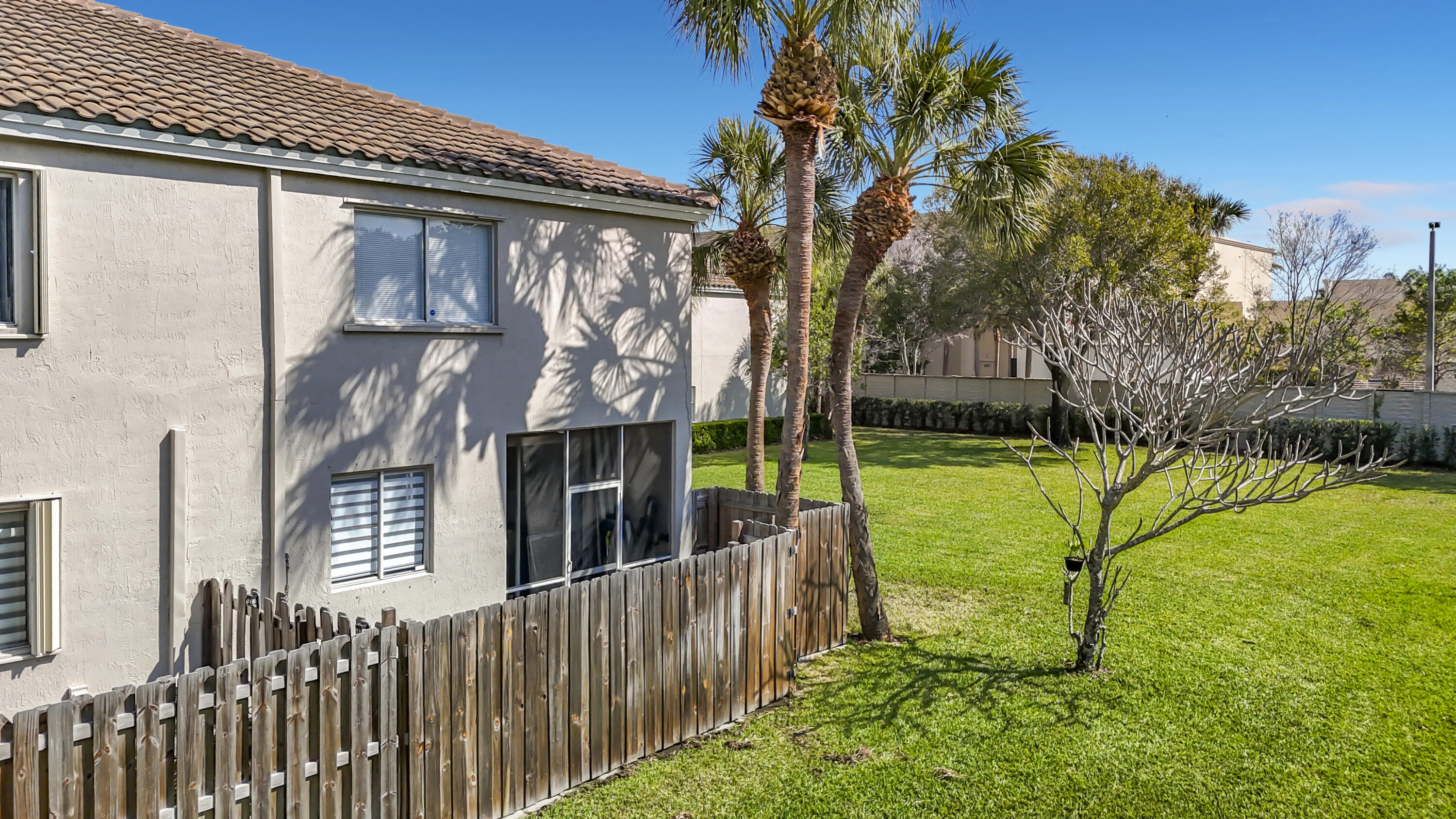 SAWGRASS EXCHANGE PLAT - Residential Lease