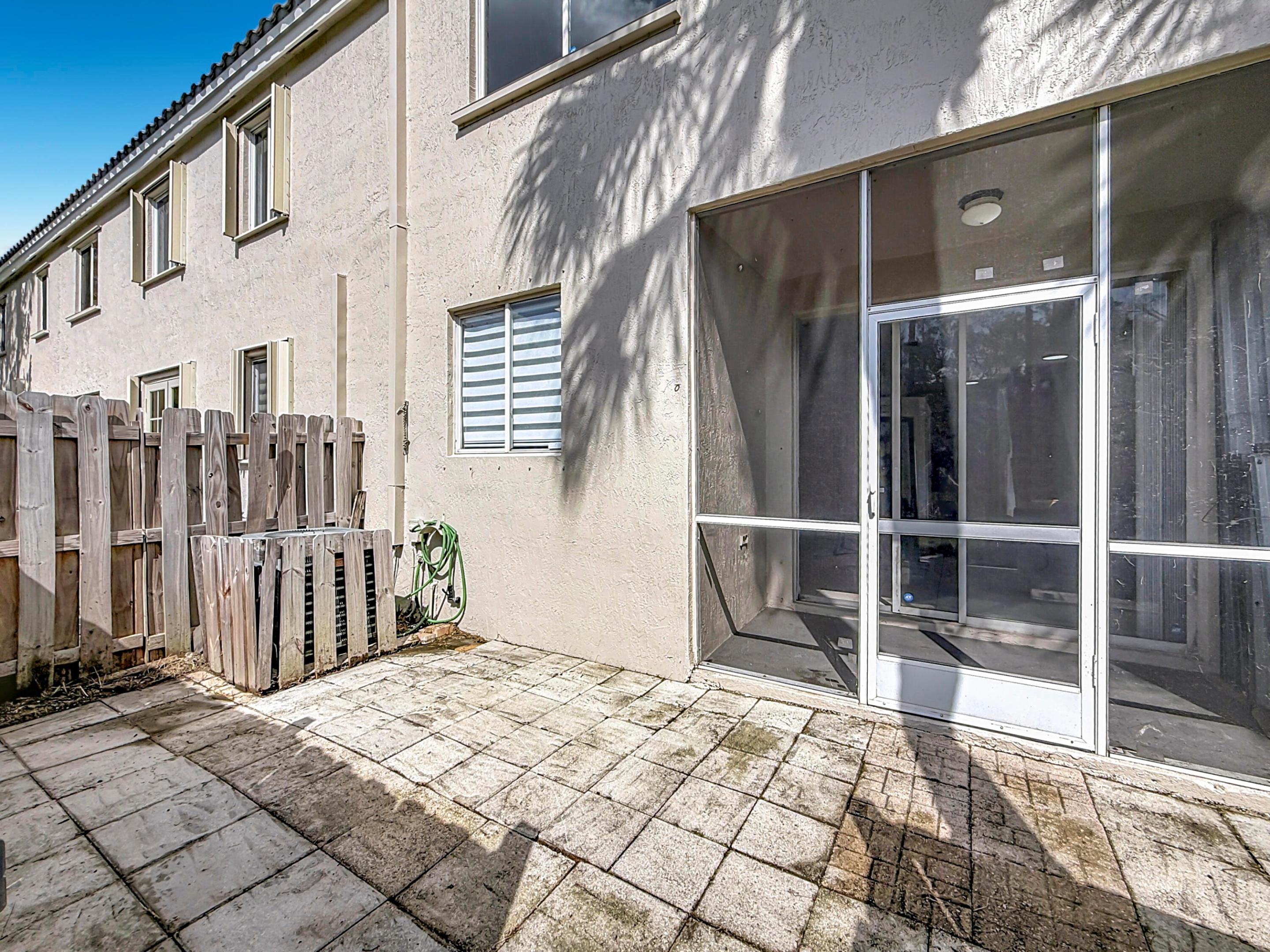 SAWGRASS EXCHANGE PLAT - Residential Lease
