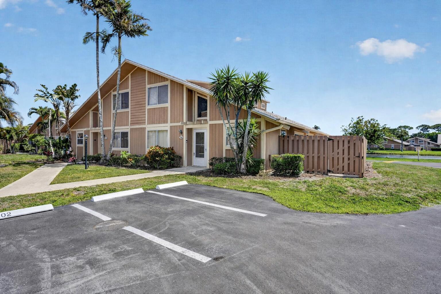 102 Maplecrest Circle